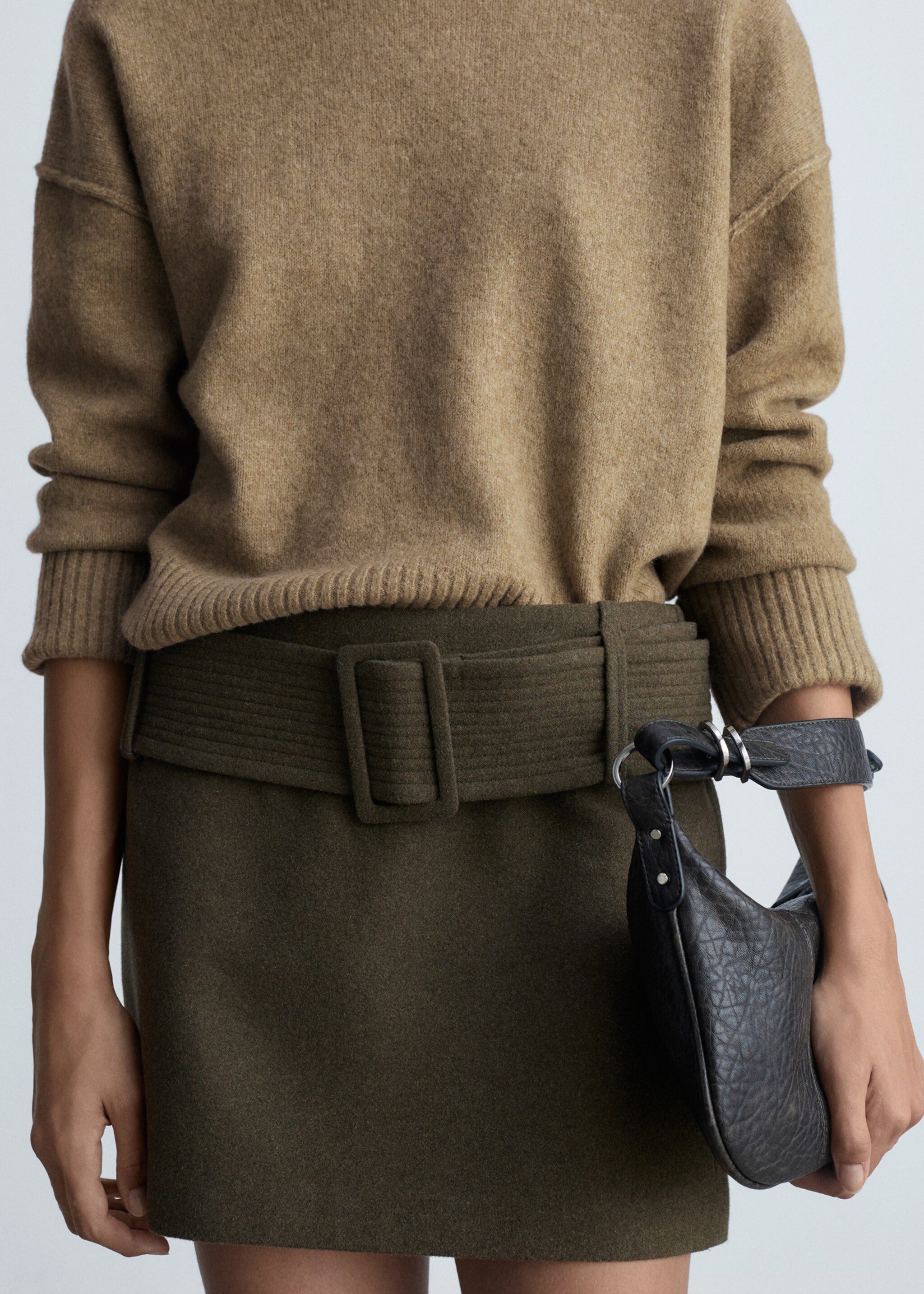 Rolled-up sleeves sweater - Details of the article 6, Medium Green. Ref: 87010291-00.