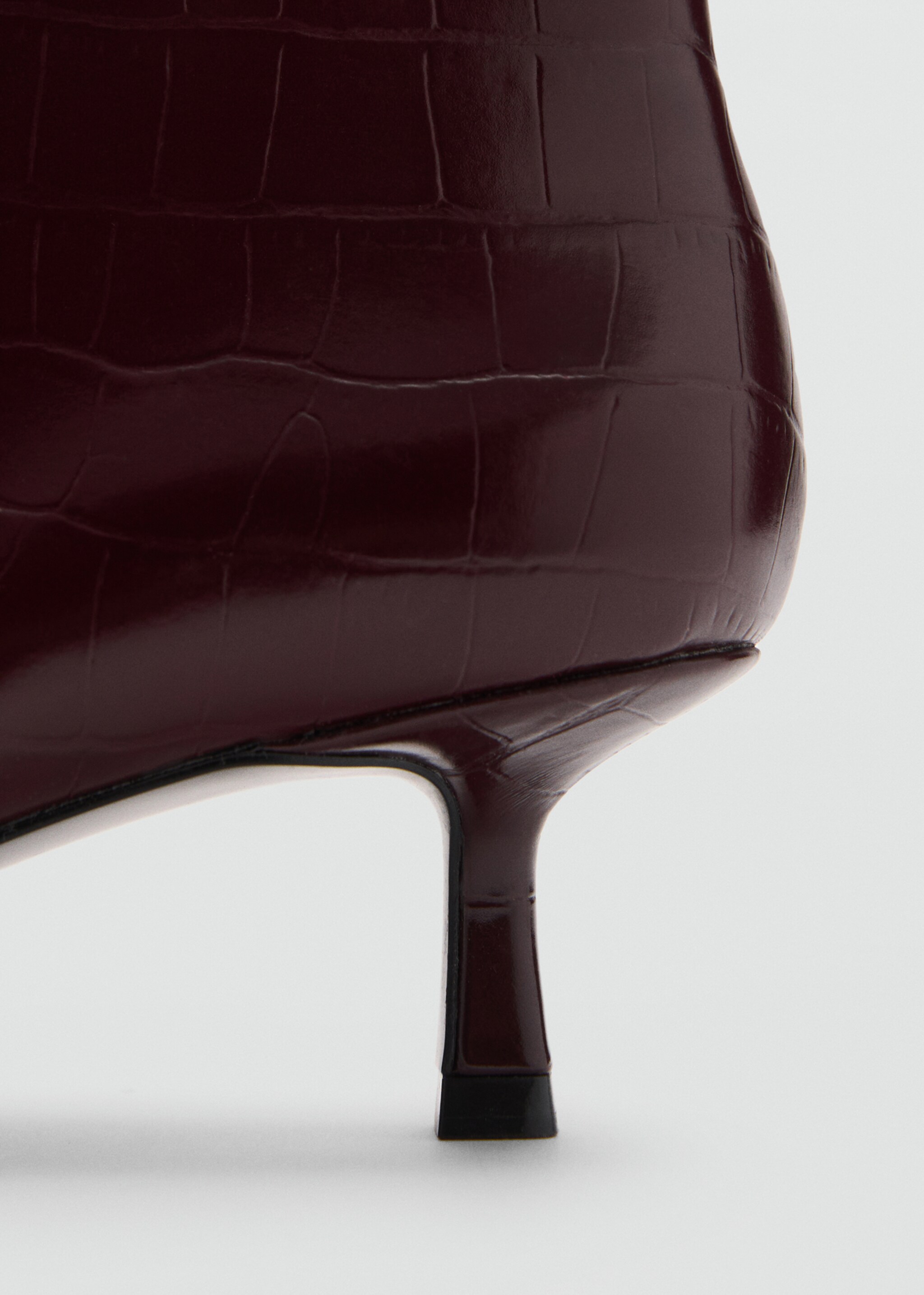 Kitten-heel coco boots - Details of the article 1, Burgundy. Ref: 87010293-00.