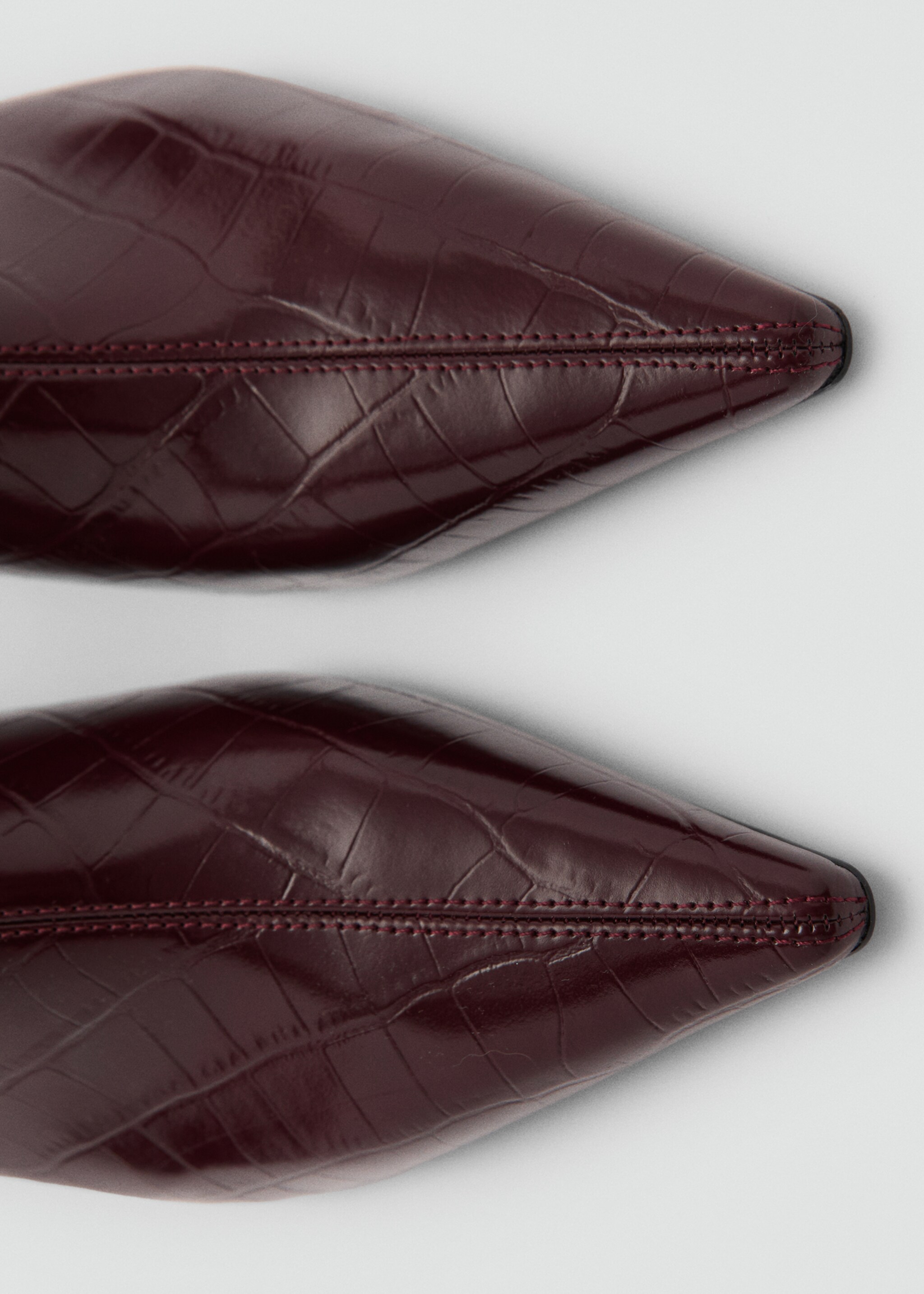 Kitten-heel coco boots - Details of the article 2, Burgundy. Ref: 87010293-00.