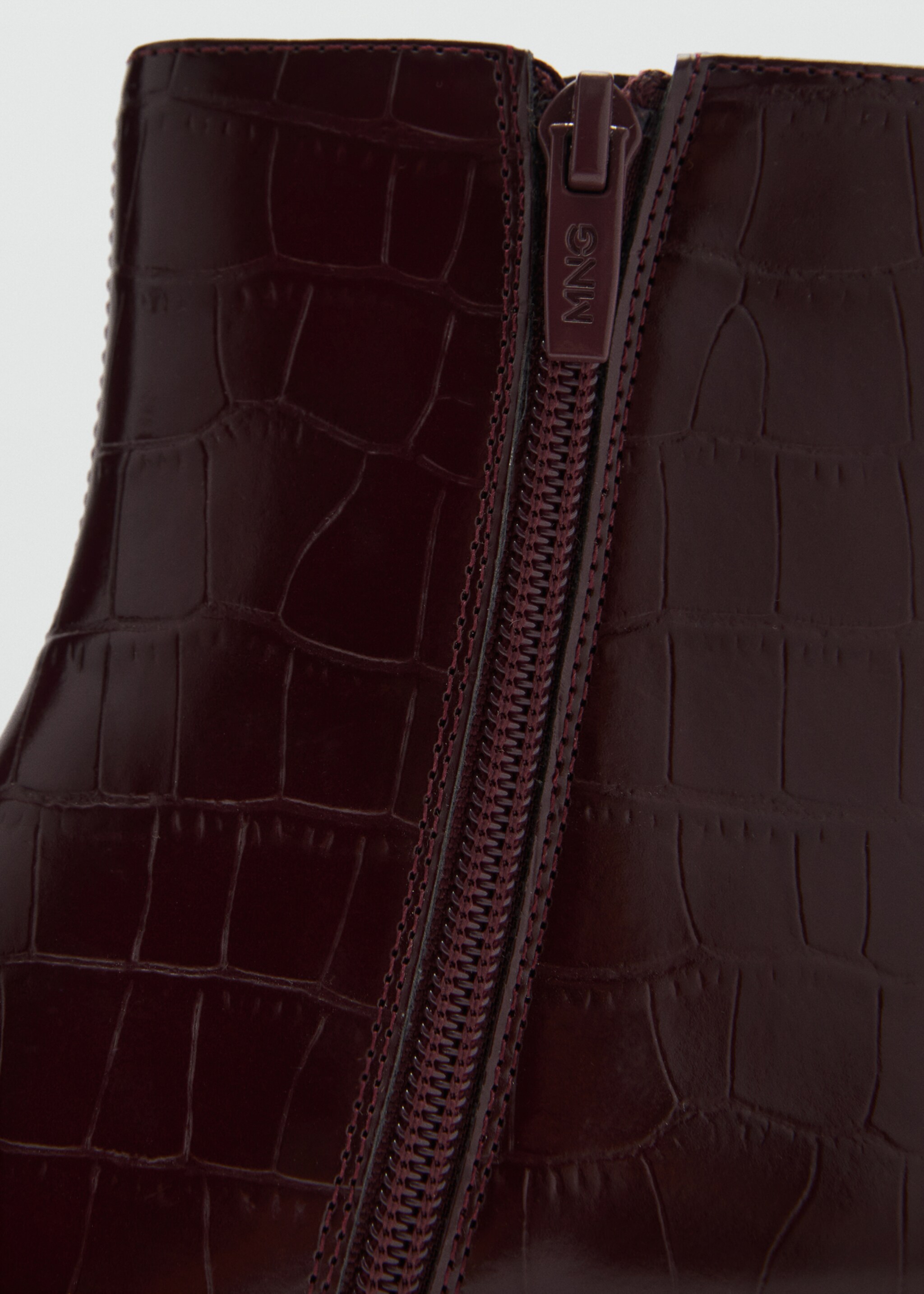 Kitten-heel coco boots - Details of the article 3, Burgundy. Ref: 87010293-00.