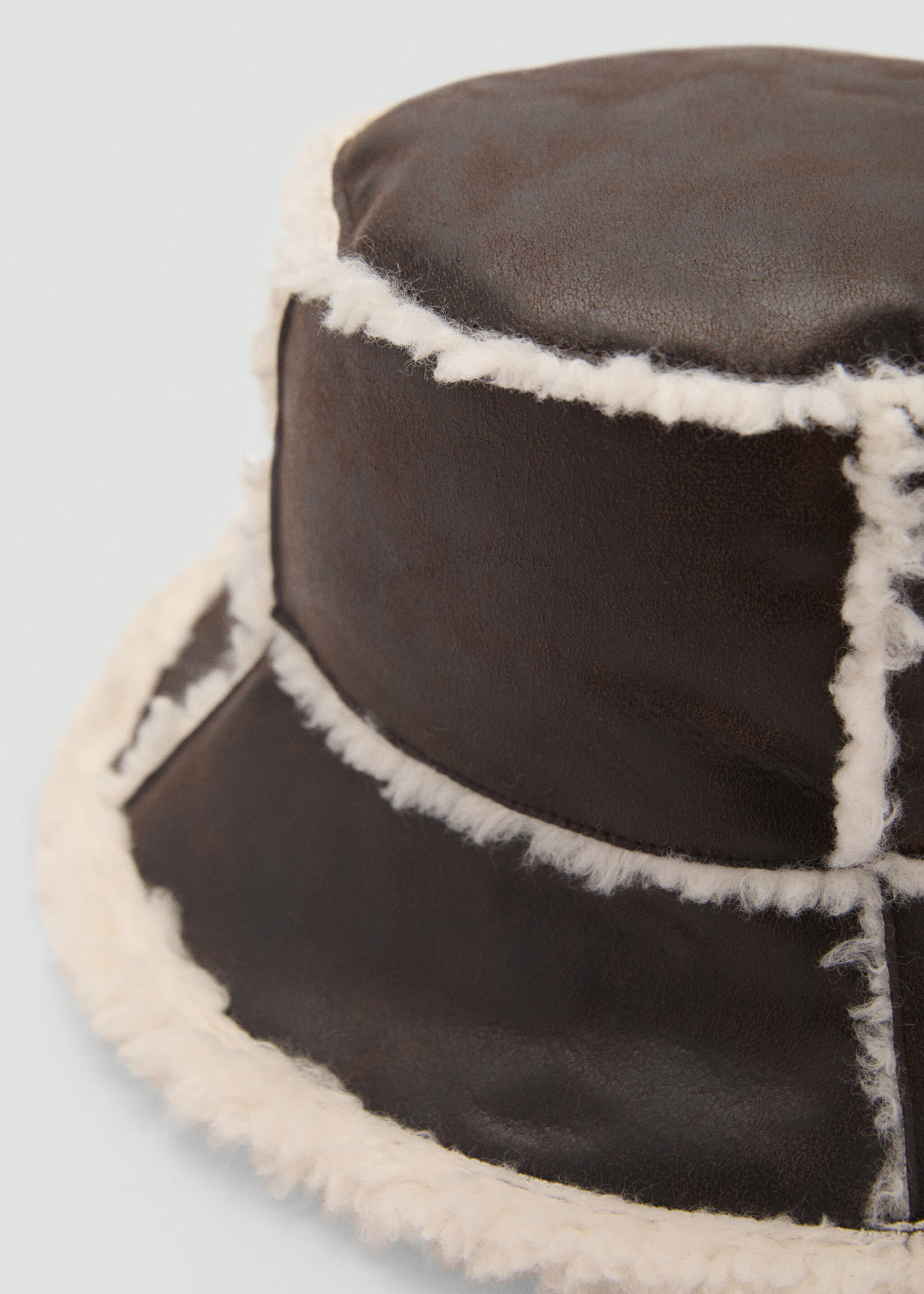 Shearling bucket hat - Medium plane, Chocolate. Ref: 87010303-00.