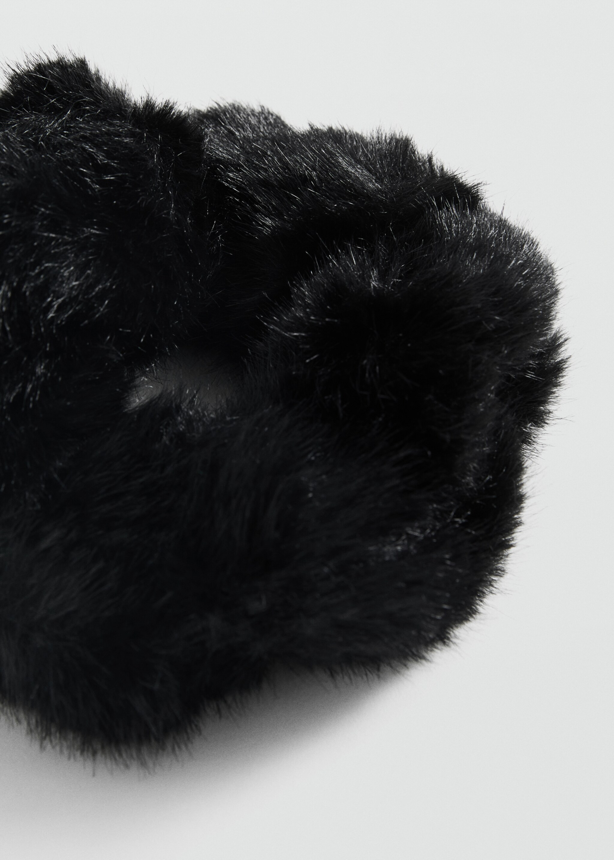 Hair effect scrunchie - Medium plane, Black. Ref: 87010305-00.