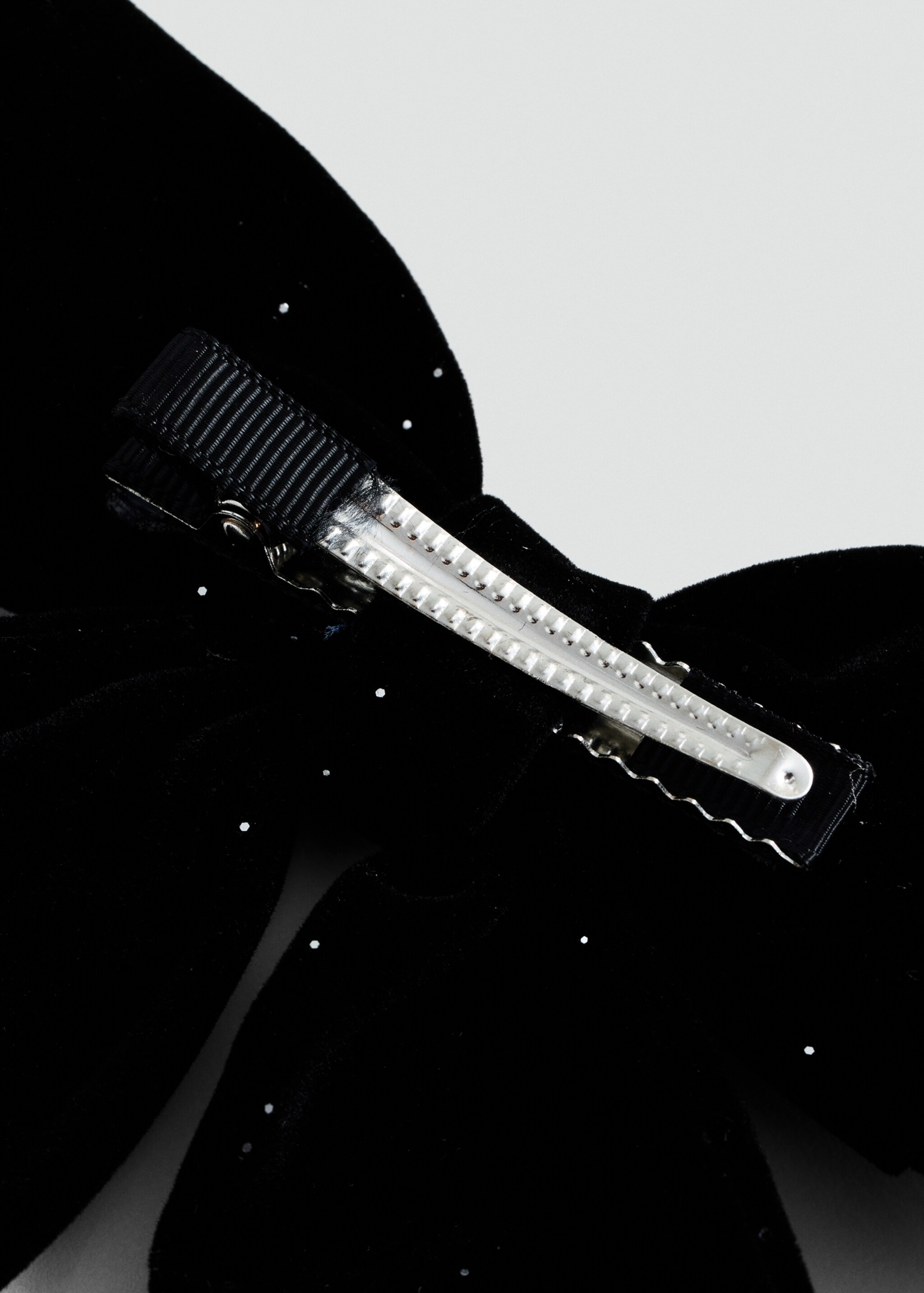 Bow hairclip - Medium plane, Black. Ref: 87010311-00.
