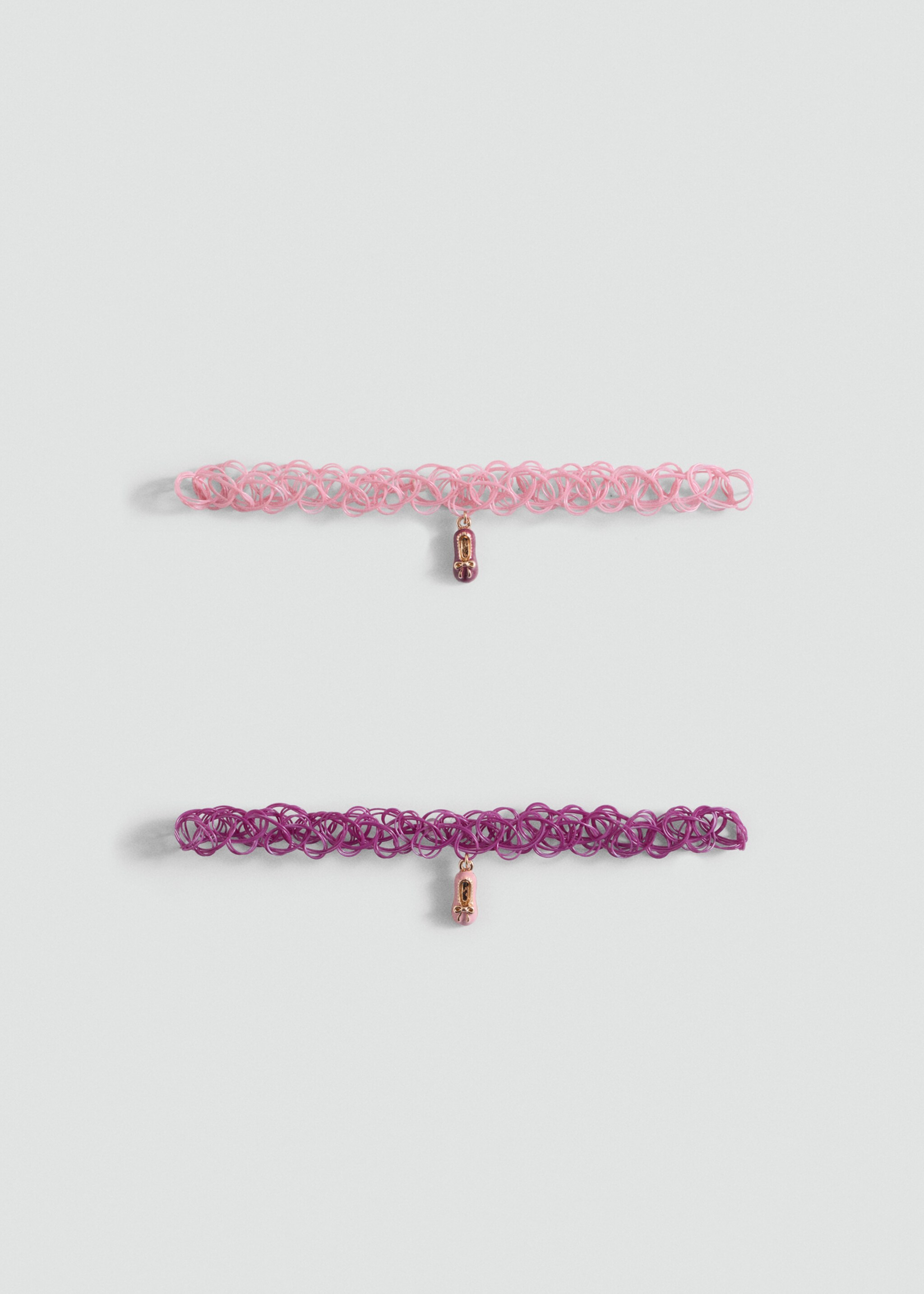 2er-Pack Chokers mit Anhänger - Artikel ohne Model, Zartrosa. Ref: 87010326-00.