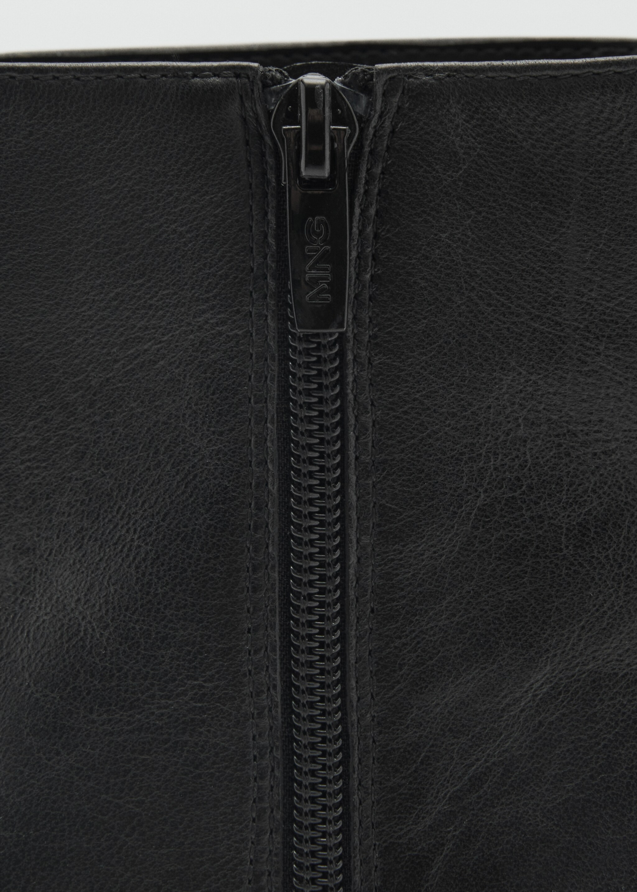 Bottine bout en cuir - Détail de l'article 1, Noir. Ref: 87010337-00.