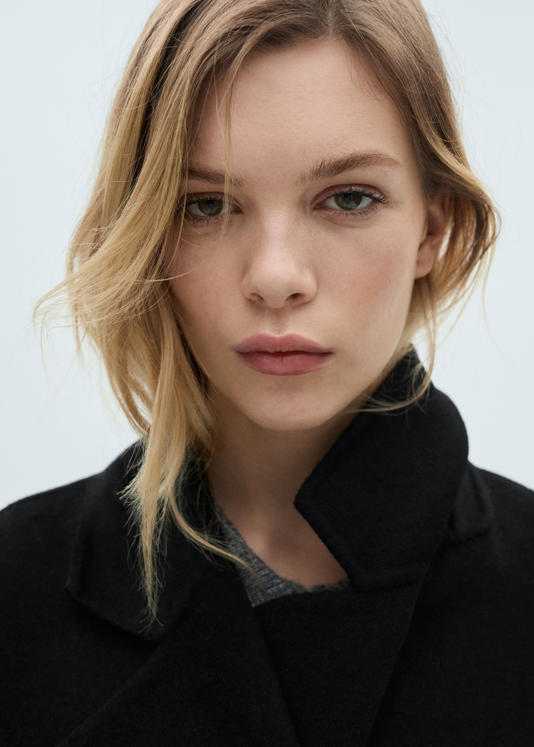 Handmade oversized wool coat - Details of the article 1, Black. Ref: 87010344-00.