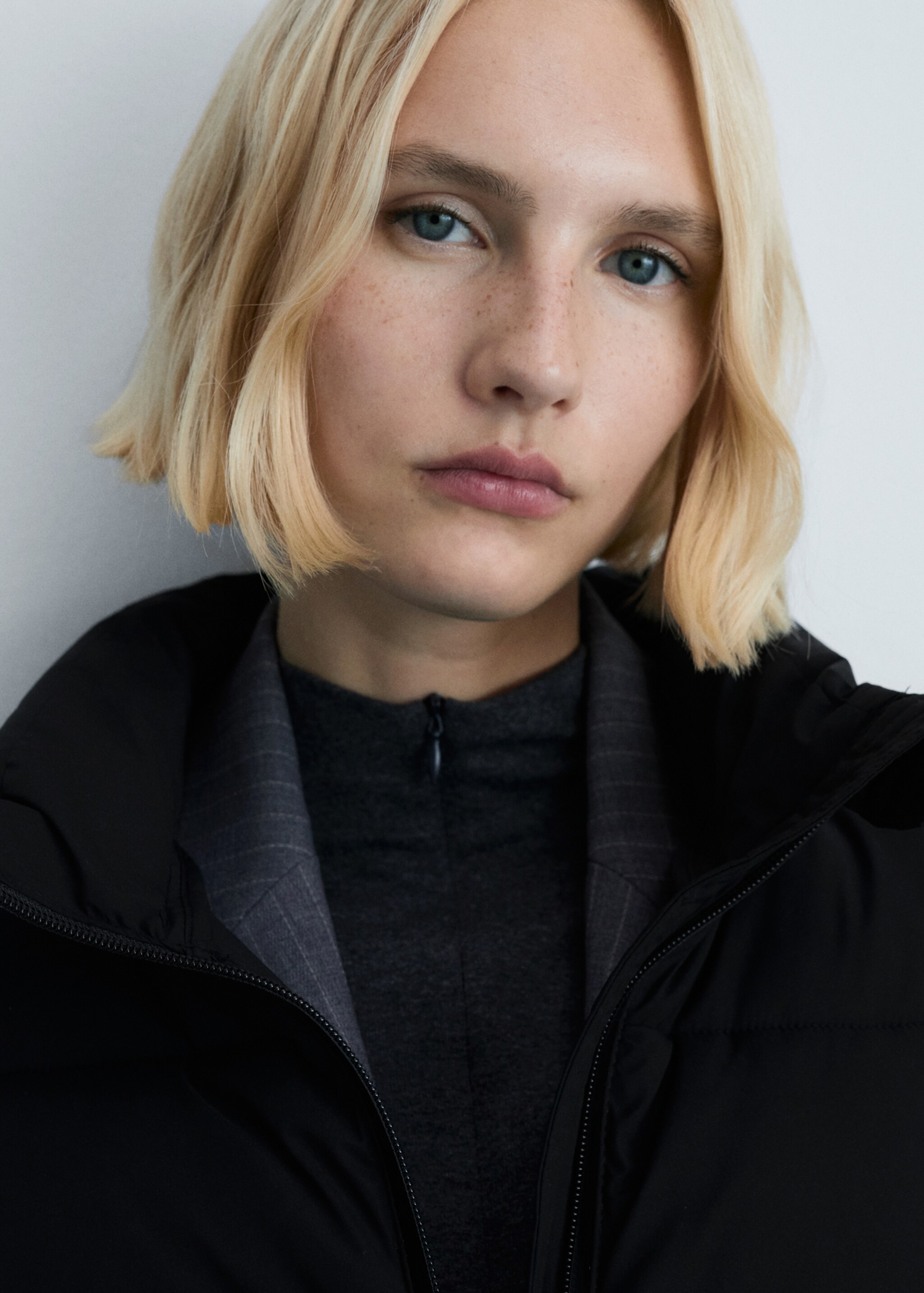 Wasserabweisender Midi-Steppanorak - Detail des Artikels 1, Schwarz. Ref: 87010346-00.