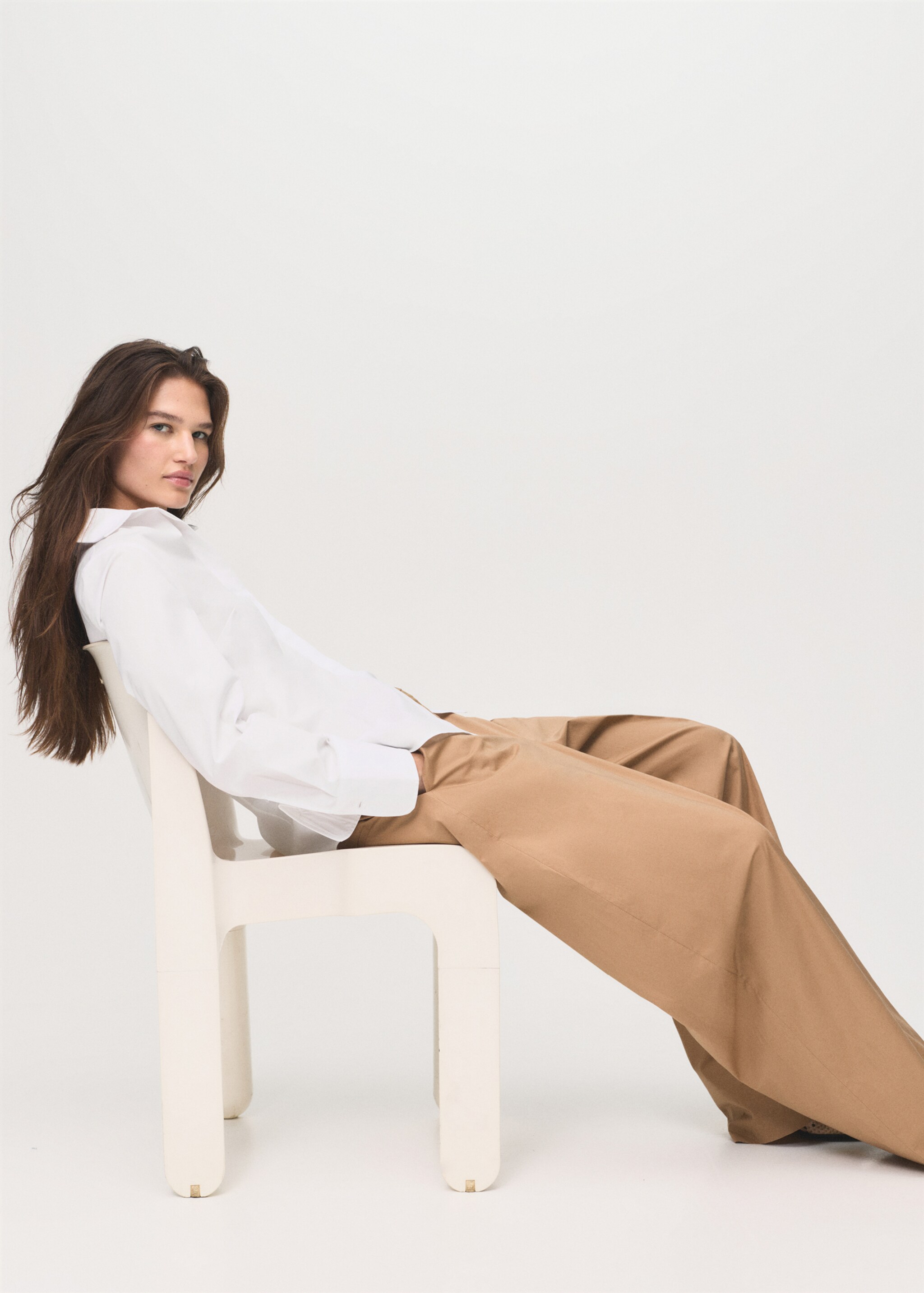 Fitted cotton shirt - Details of the article 2, White. Ref: 87010350-00.