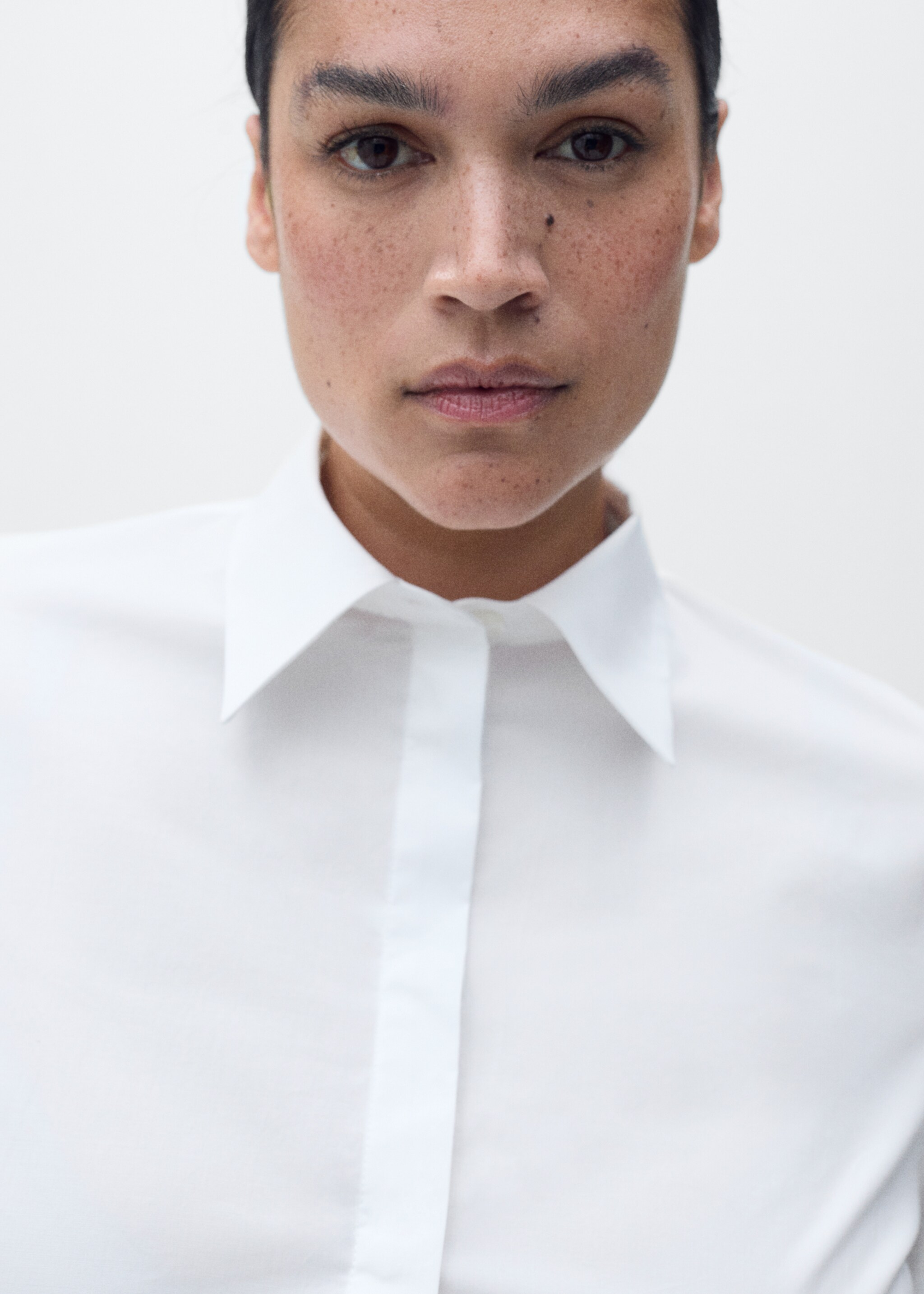 Fitted cotton shirt - Details of the article 4, White. Ref: 87010350-00.
