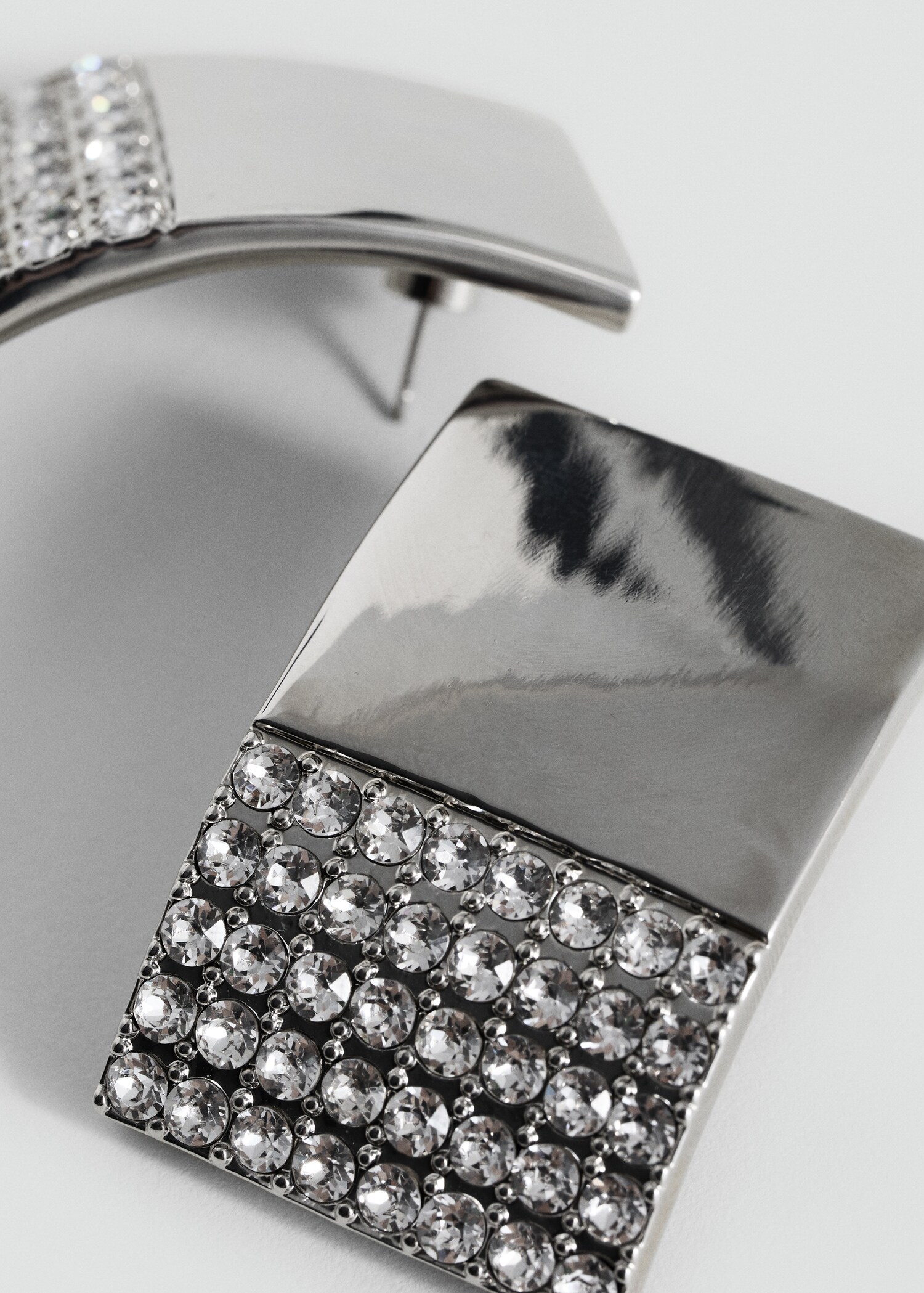 Ohrringe mit Strass und Kristallen - Mittlere Ansicht