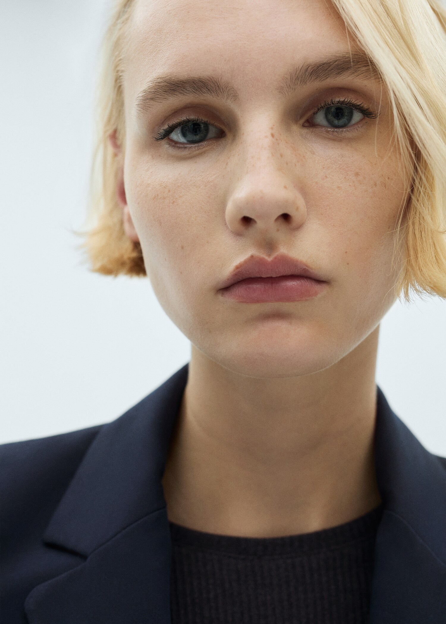 Fitted suit blazer - Details of the article 1