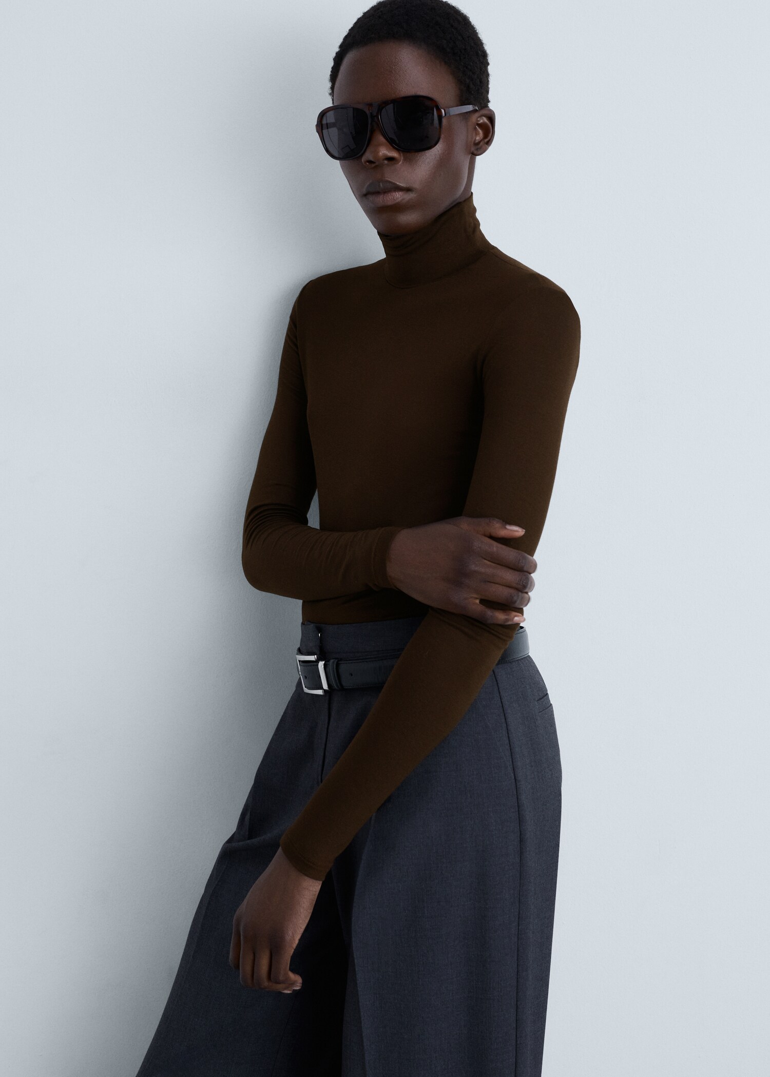 T-shirt manches longues col montant - Plan moyen