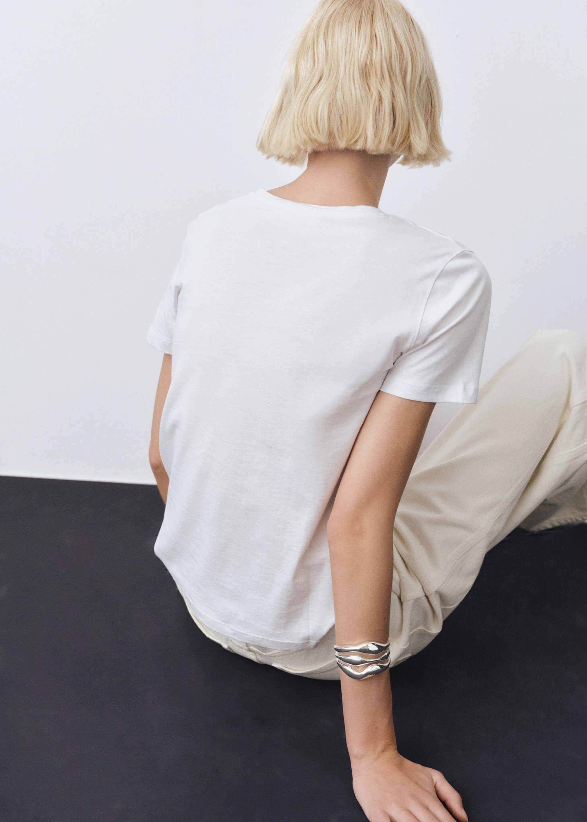 Kortärmad t-shirt bomull - Artikelns baksida, Vit. Ref: 87010434-00.