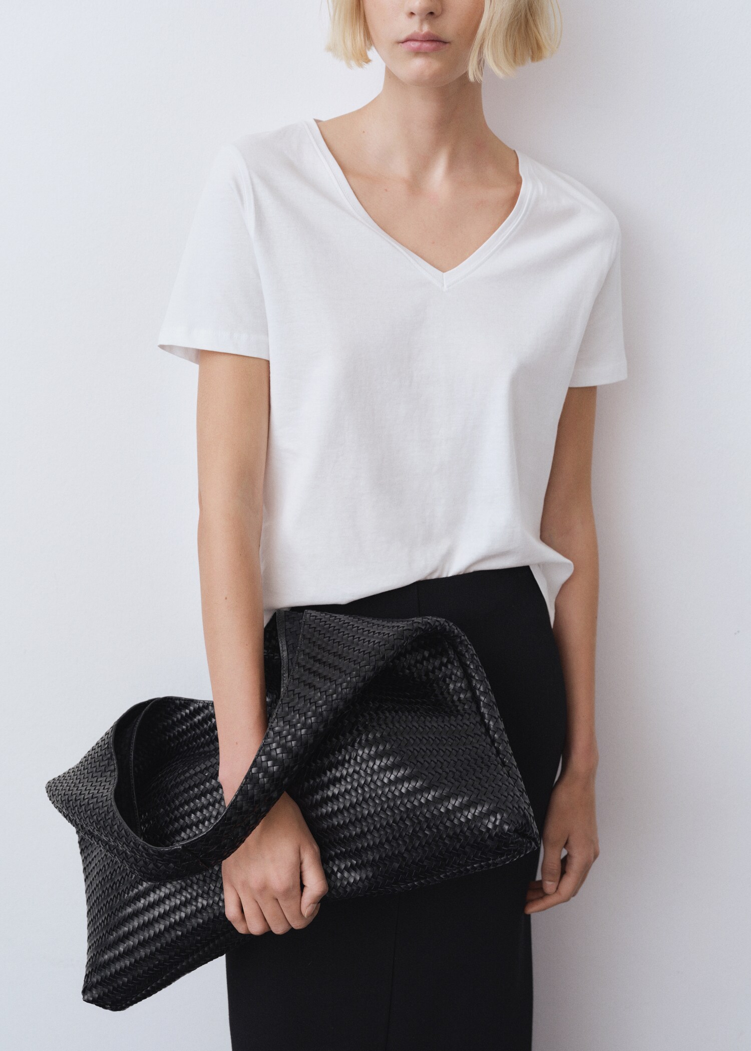 V-neck cotton T-shirt - Medium plane