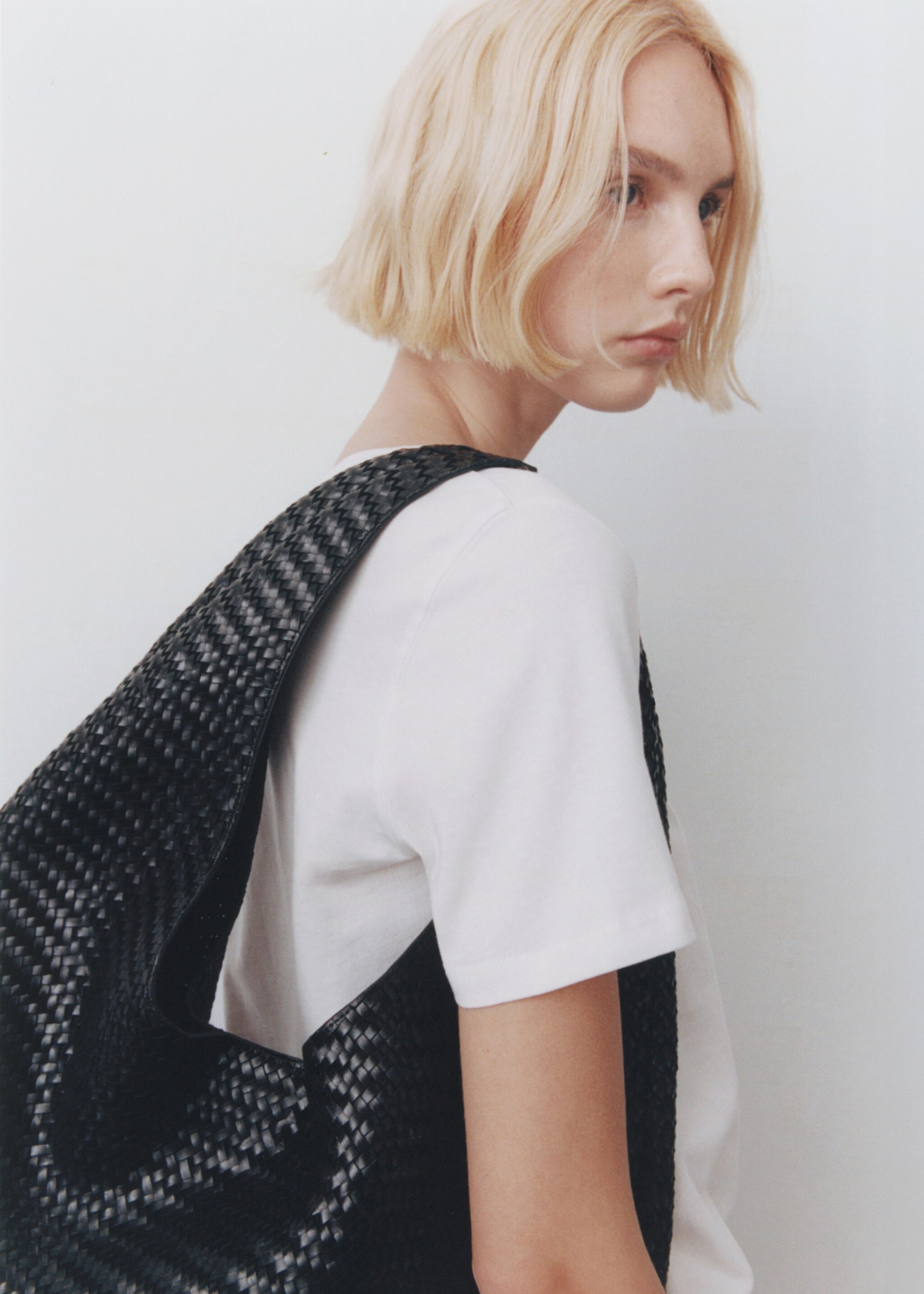 T-shirt av bomull med v-ringning - Detaljer om artikeln 1, Vit. Ref: 87010436-00.