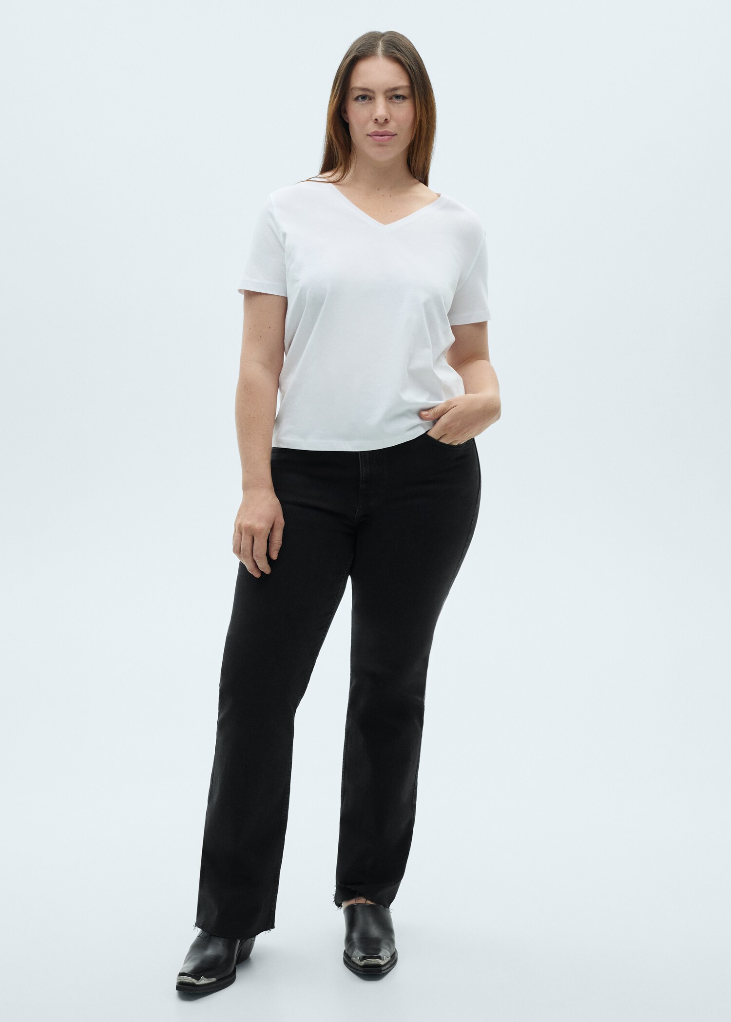 V-neck cotton T-shirt - Details of the article 3