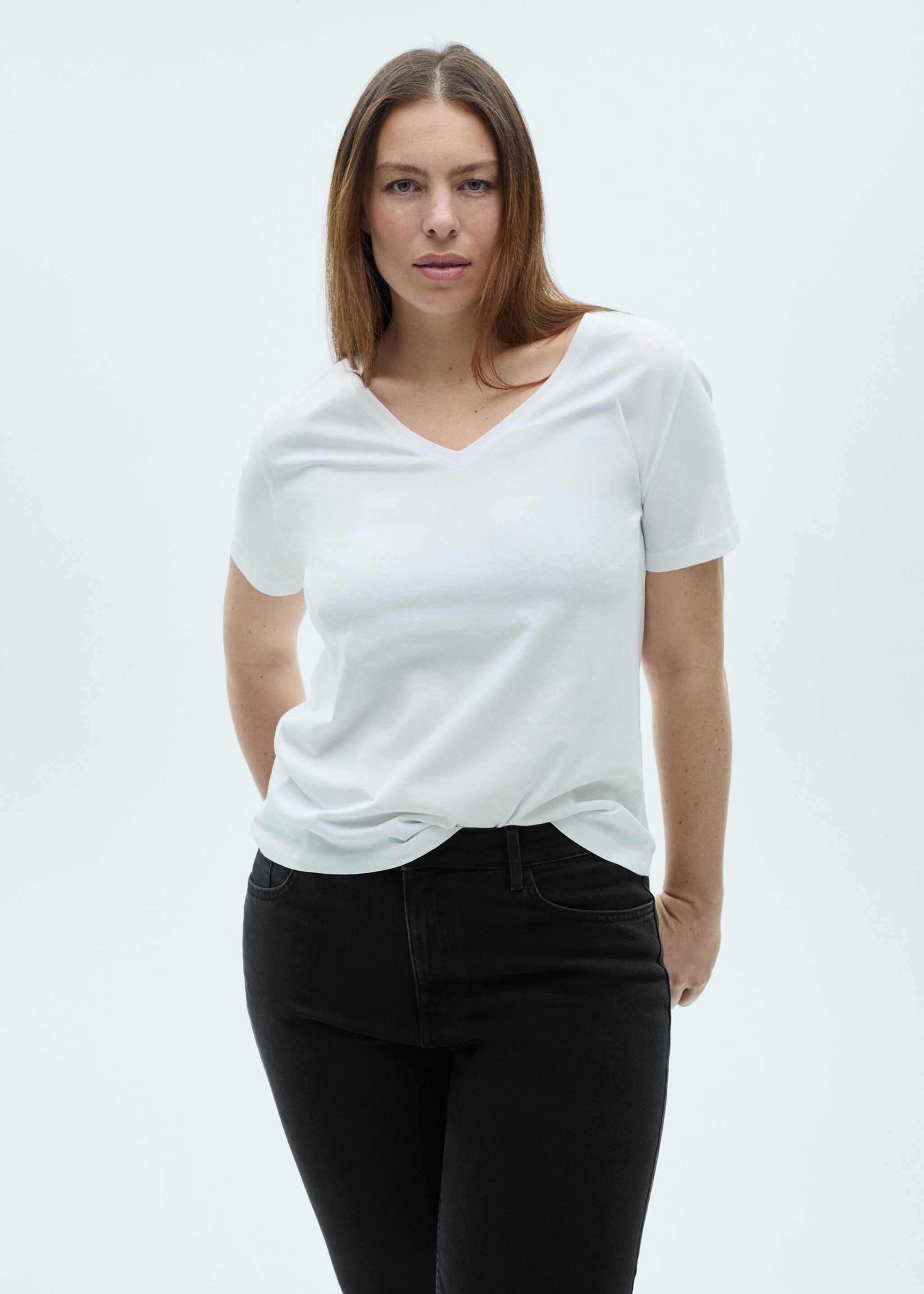 T-shirt av bomull med v-ringning - Detaljer om artikeln 5, Vit. Ref: 87010436-00.