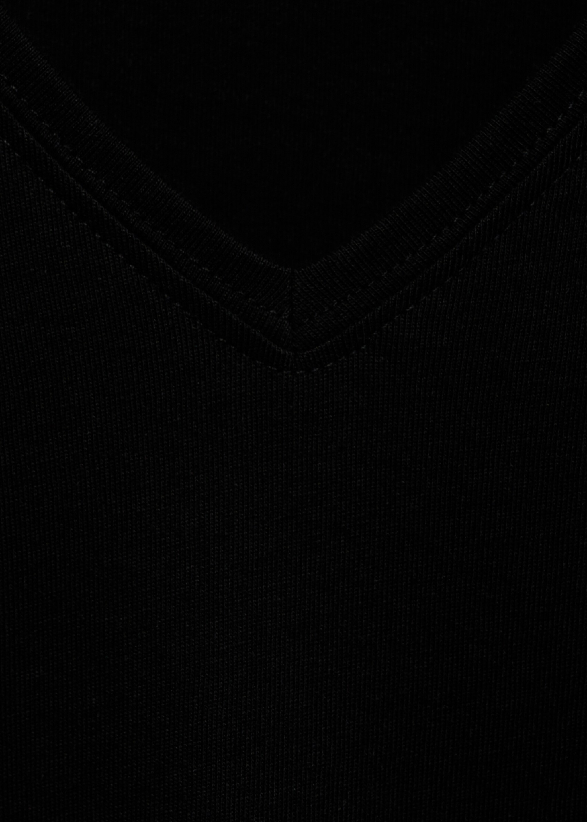 V-neck cotton T-shirt - Details of the article 8, Black. Ref: 87010437-00.