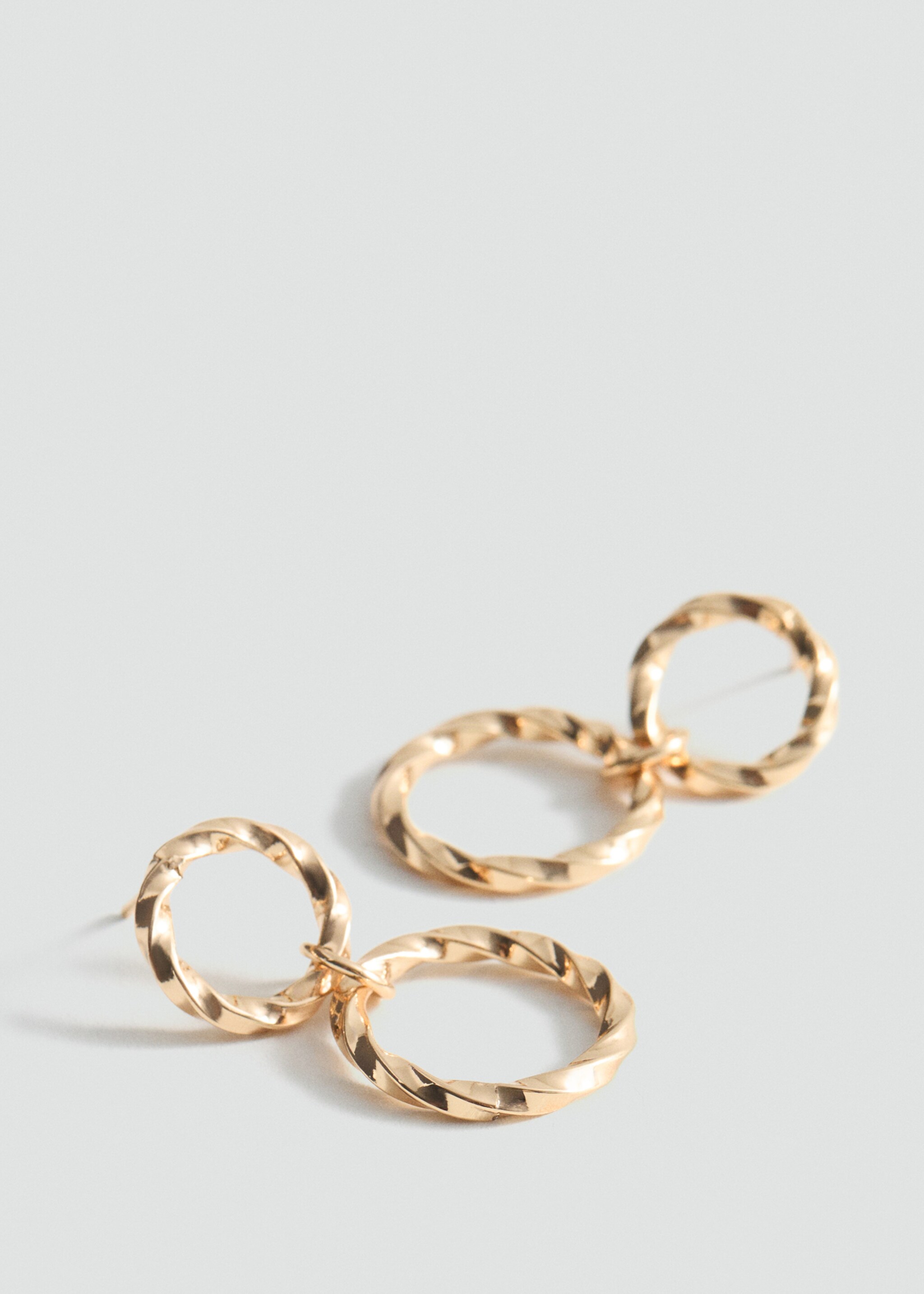 Intertwined hoop earrings - Medium plane, Gold. Ref: 87010444-00.