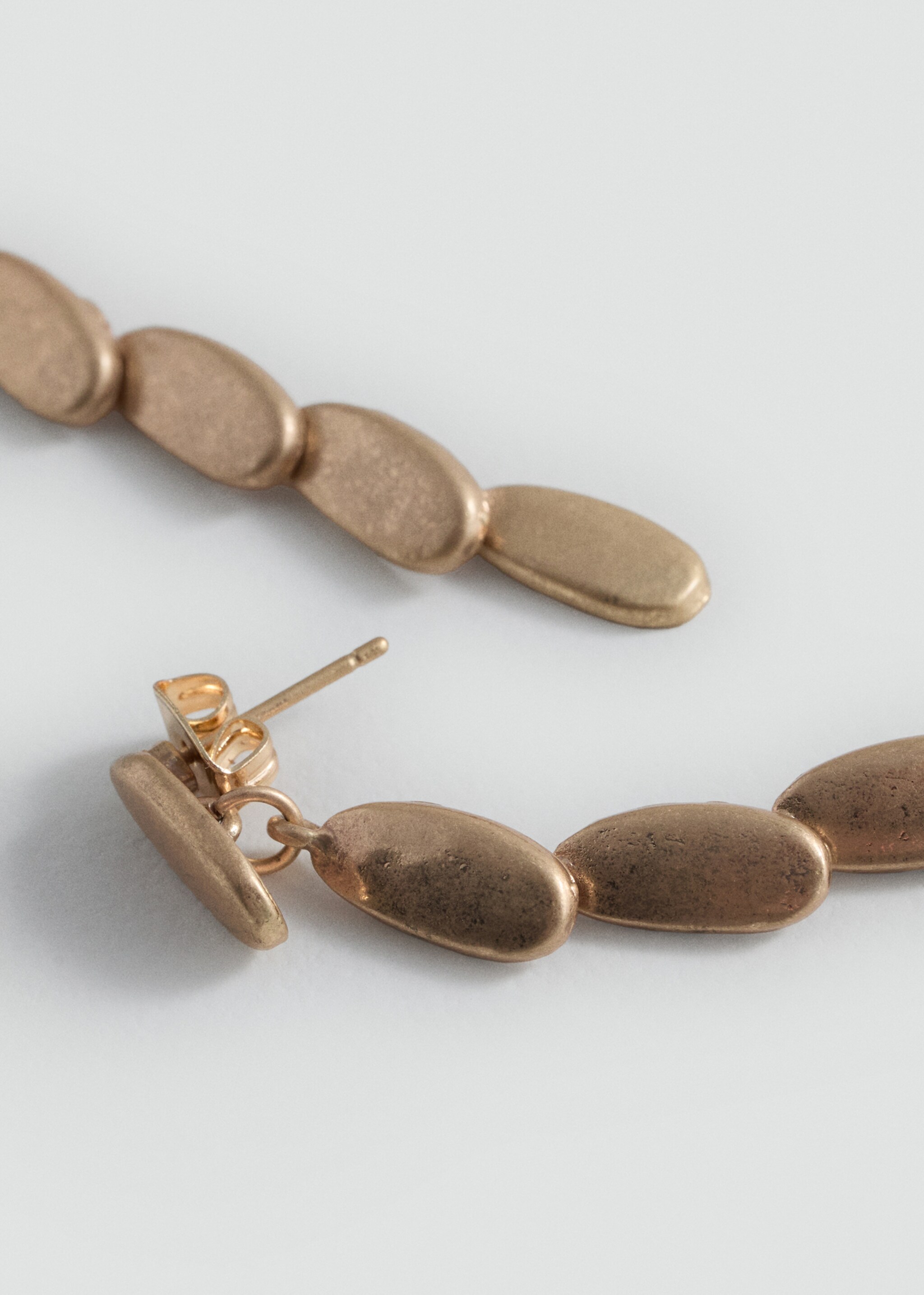 Kolczyki przywieszka z koralików - Plan średni, Złoty. Ref: 87010445-00.