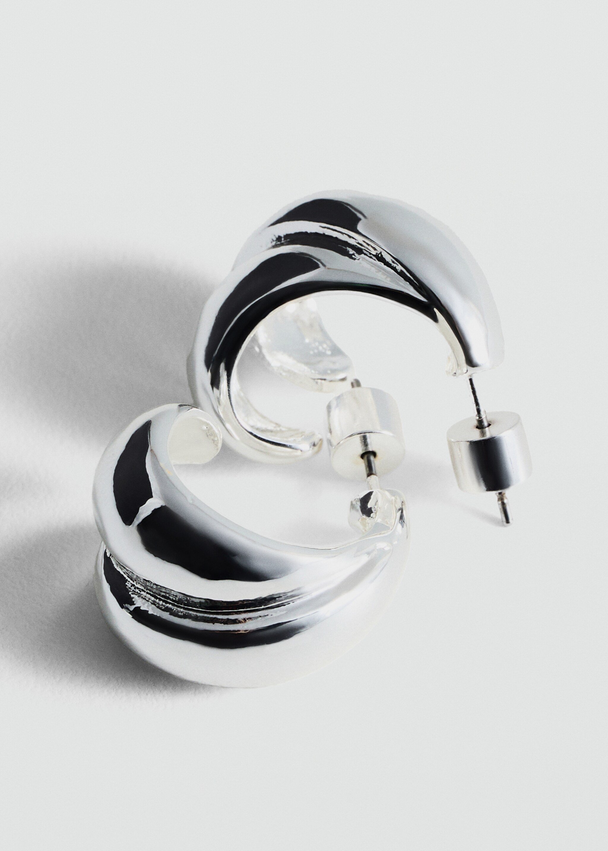 Intertwined double hoop earrings - Medium plane, Silver. Ref: 87010467-00.