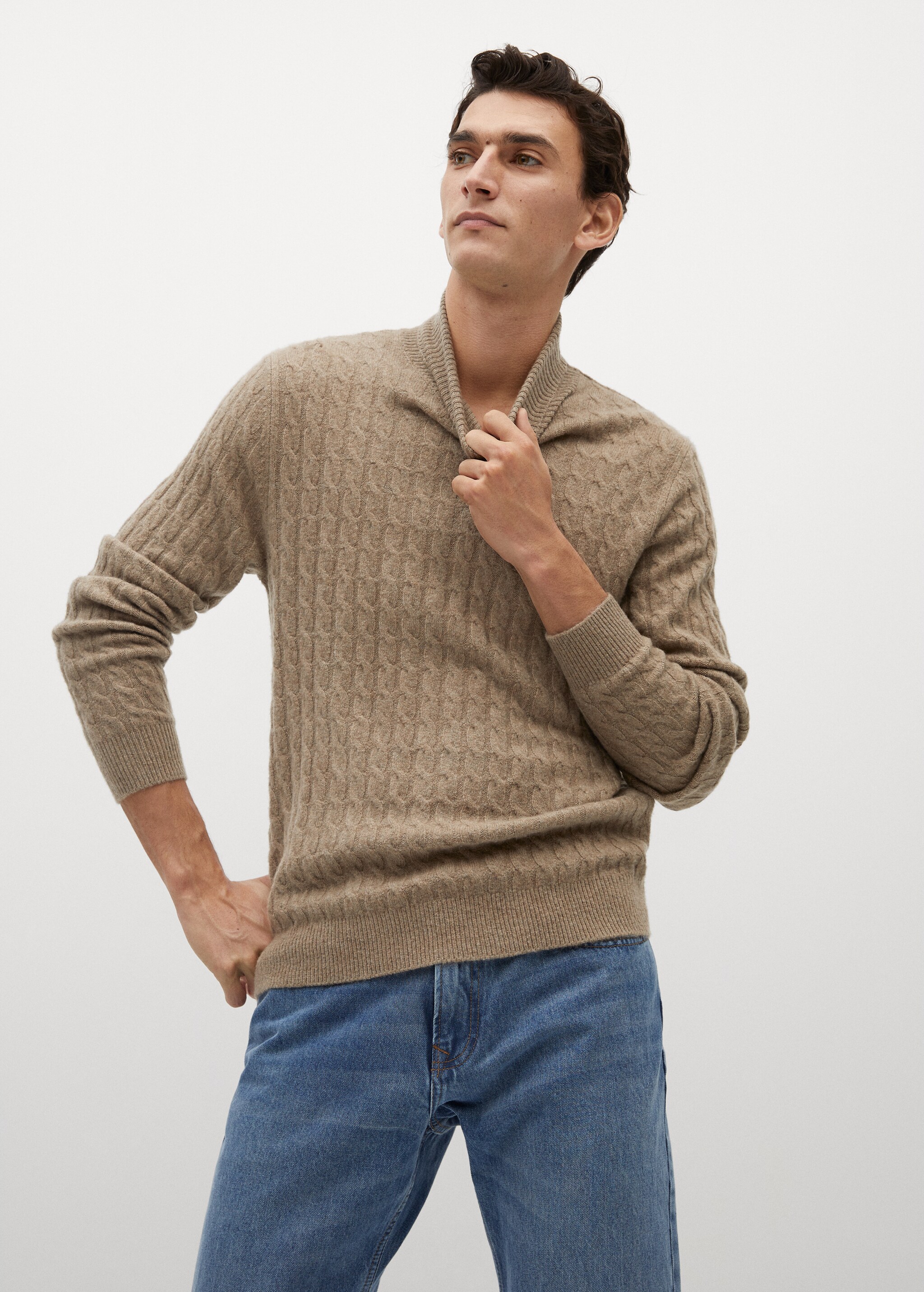 Jersey lana cuello alto - Plano medio