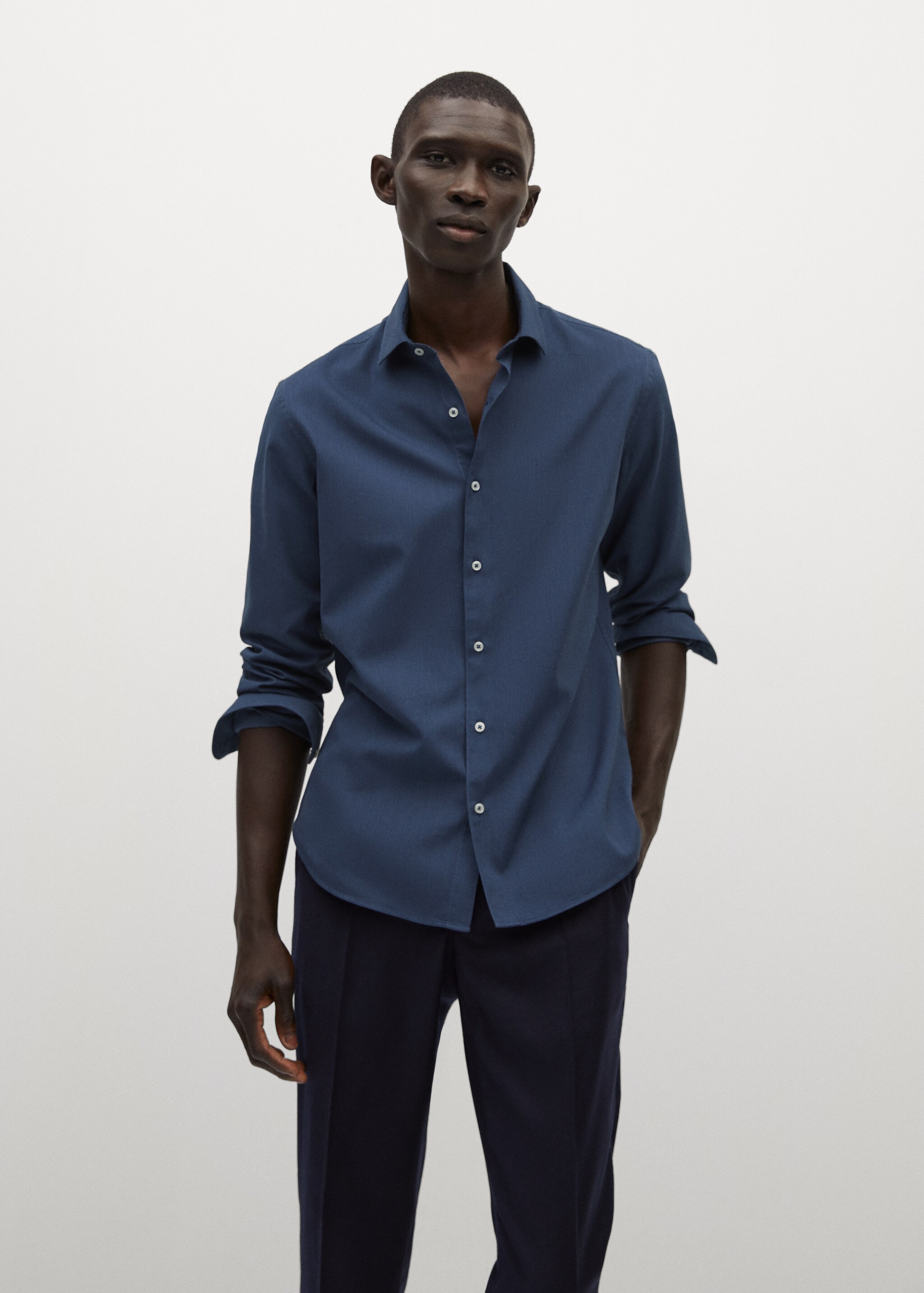 Bavlněná košile slim fit - Náhled ve středové rovině