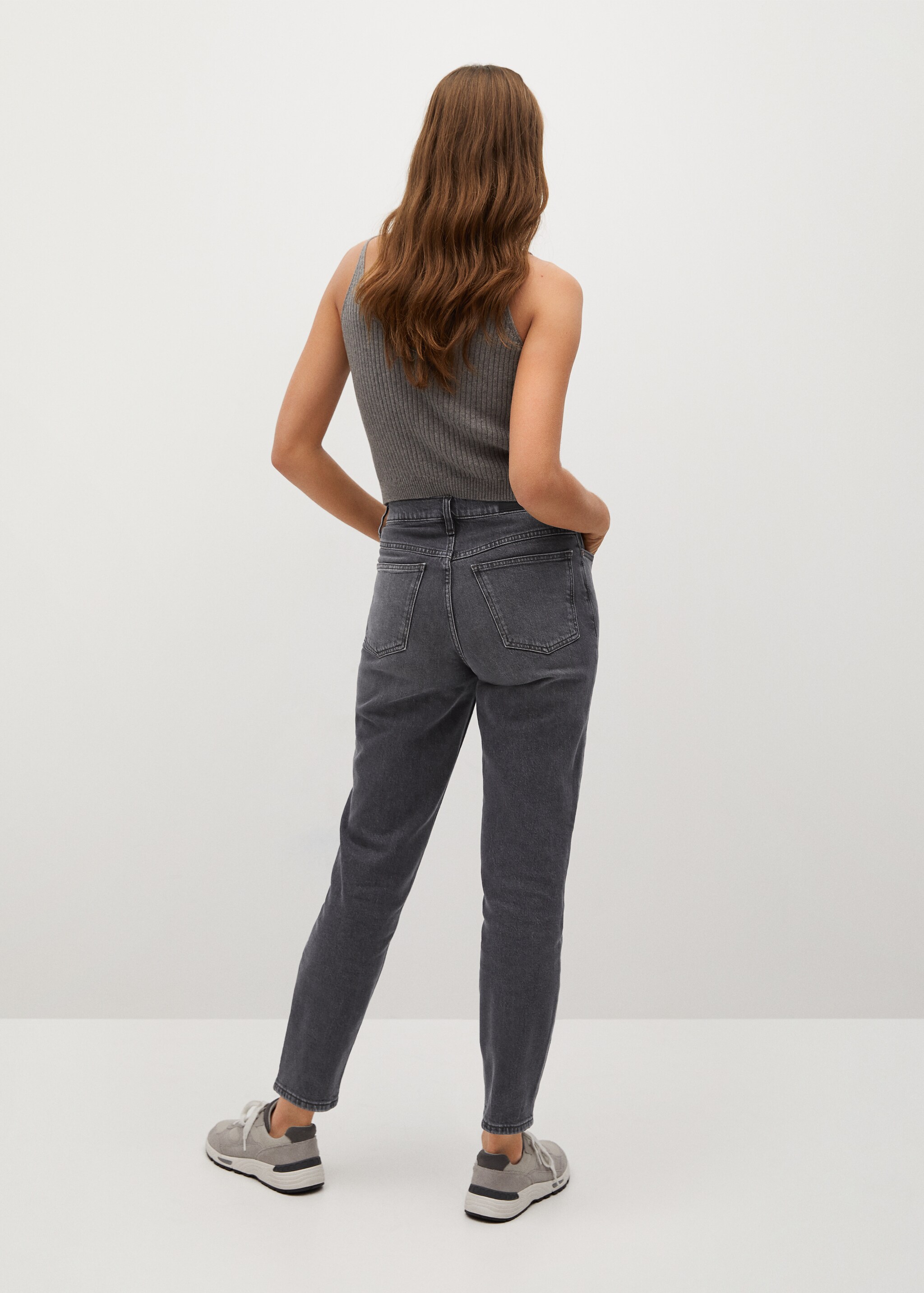 Mom-Fit Jeans - Rückseite des Artikels