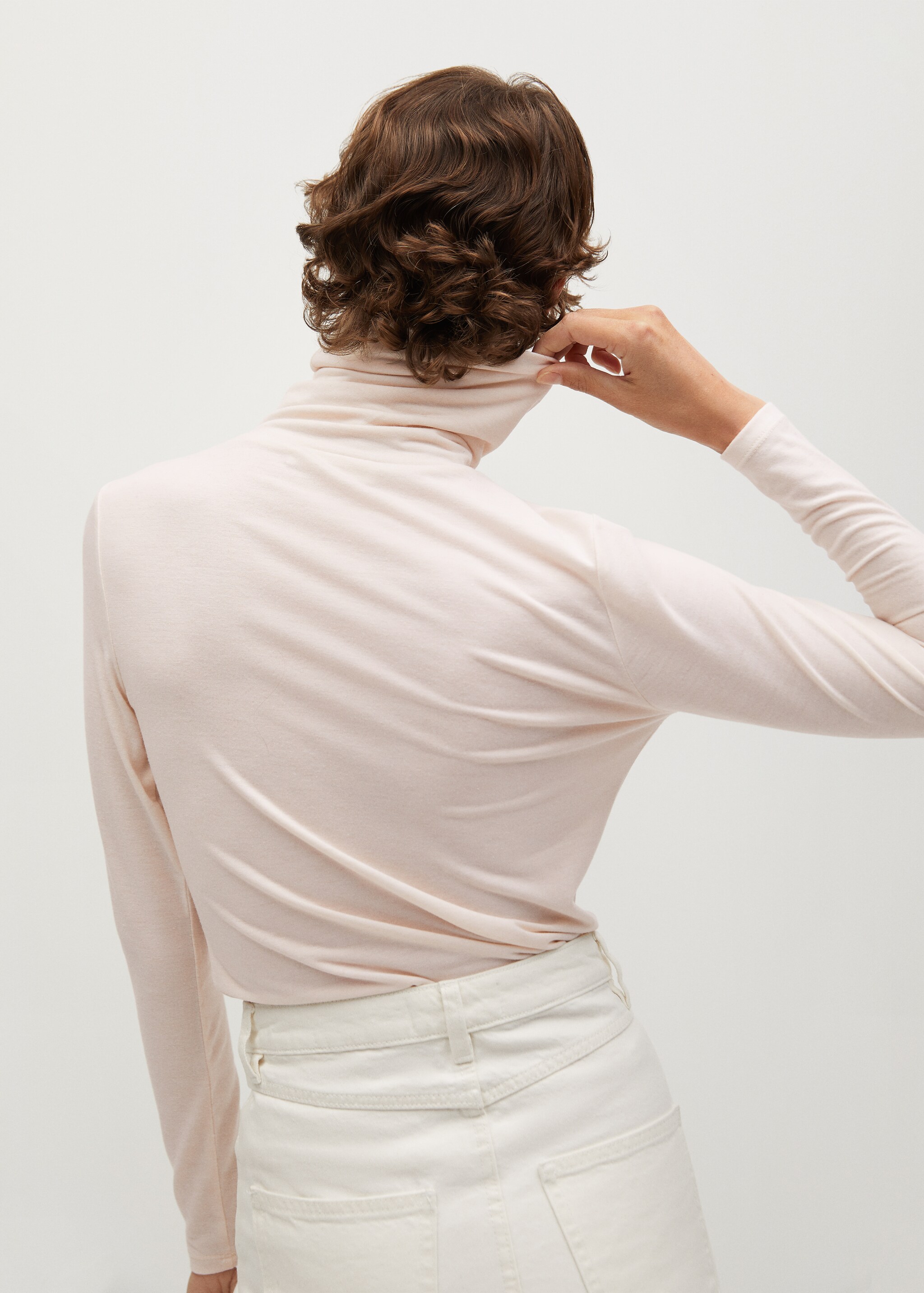 Camiseta cuello alto - Reverso del artículo