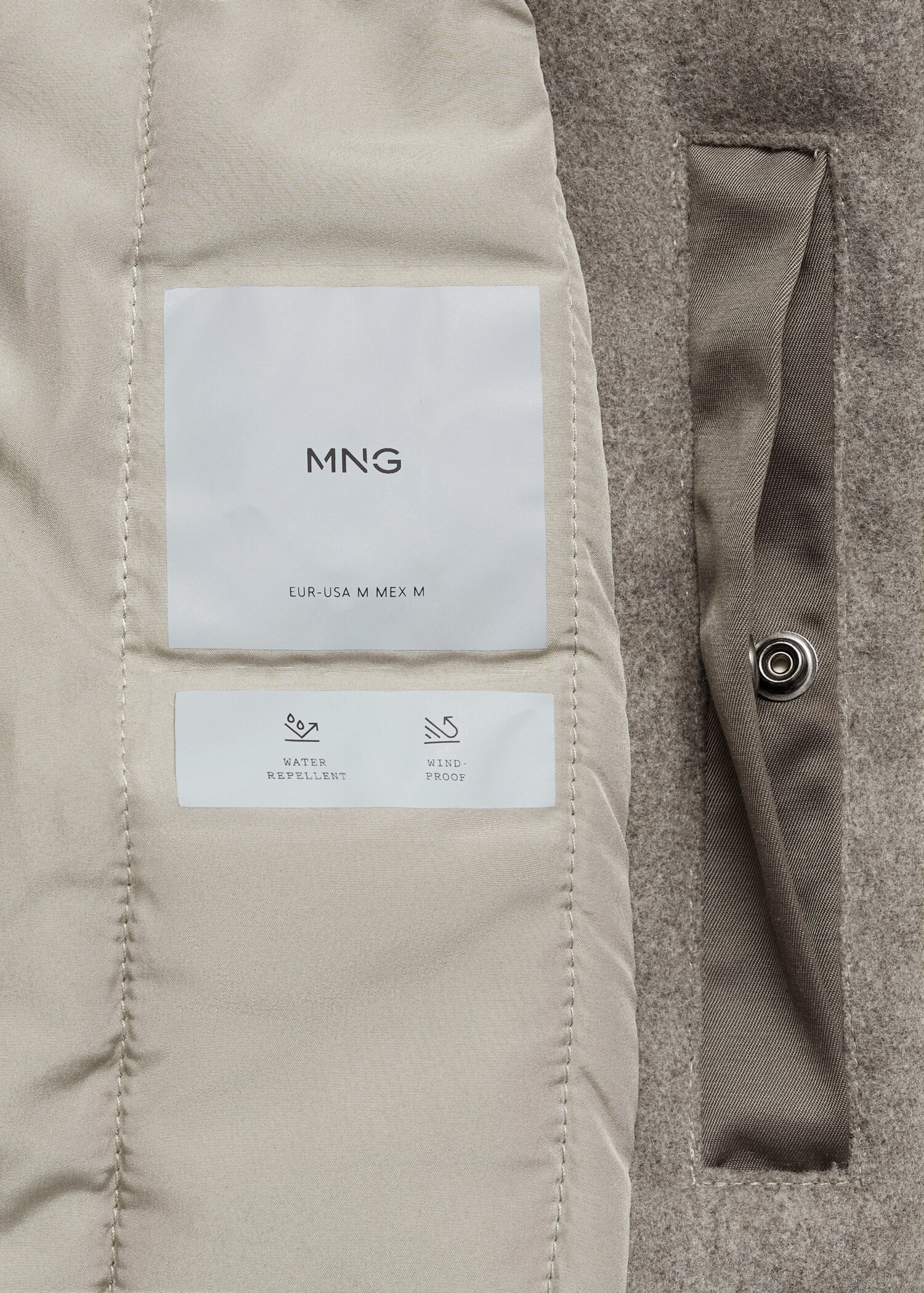 Quilted water repellent jacket - Details of the article 0