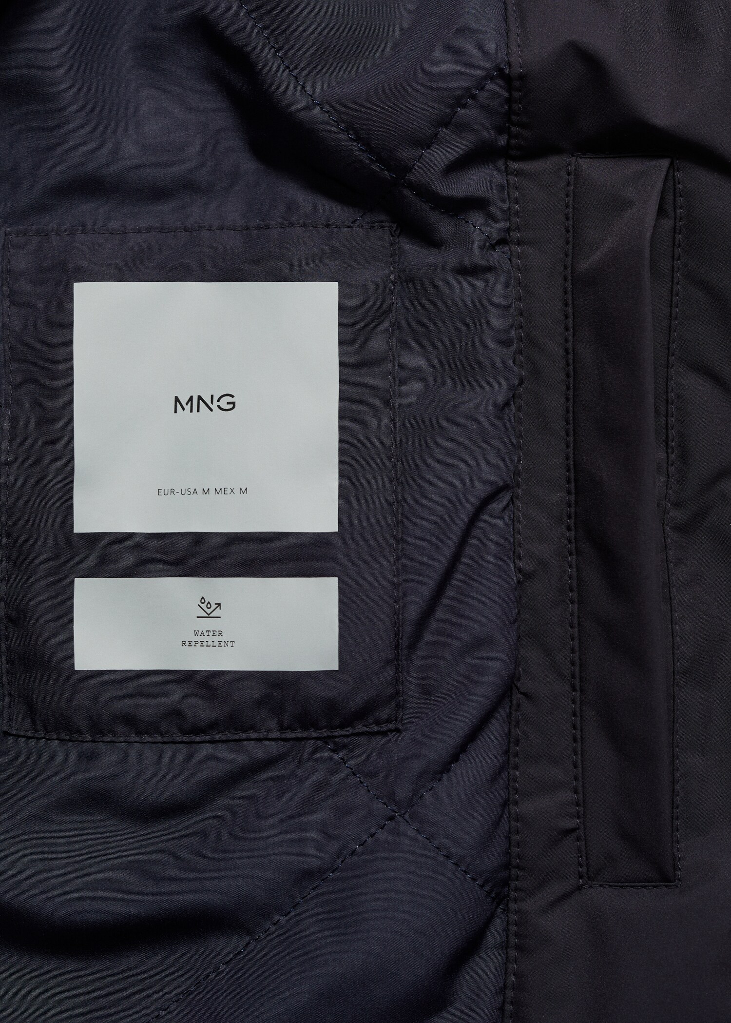 Water-repellent quilted bomber jacket - Details of the article 0
