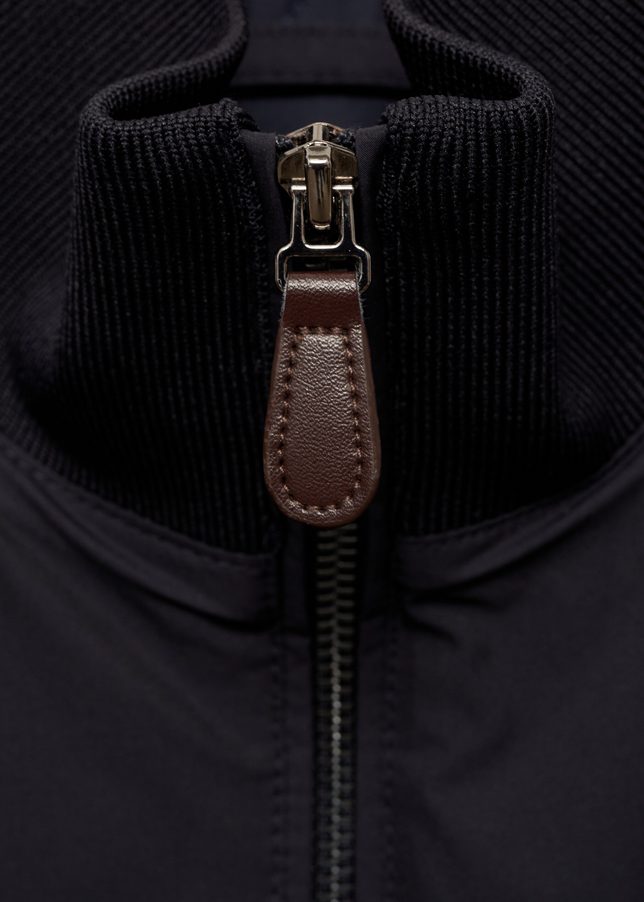 Wasserabweisende Stepp-Bomberjacke - Detail des Artikels 8, Dunkles Marineblau. Ref: 87010580-00.