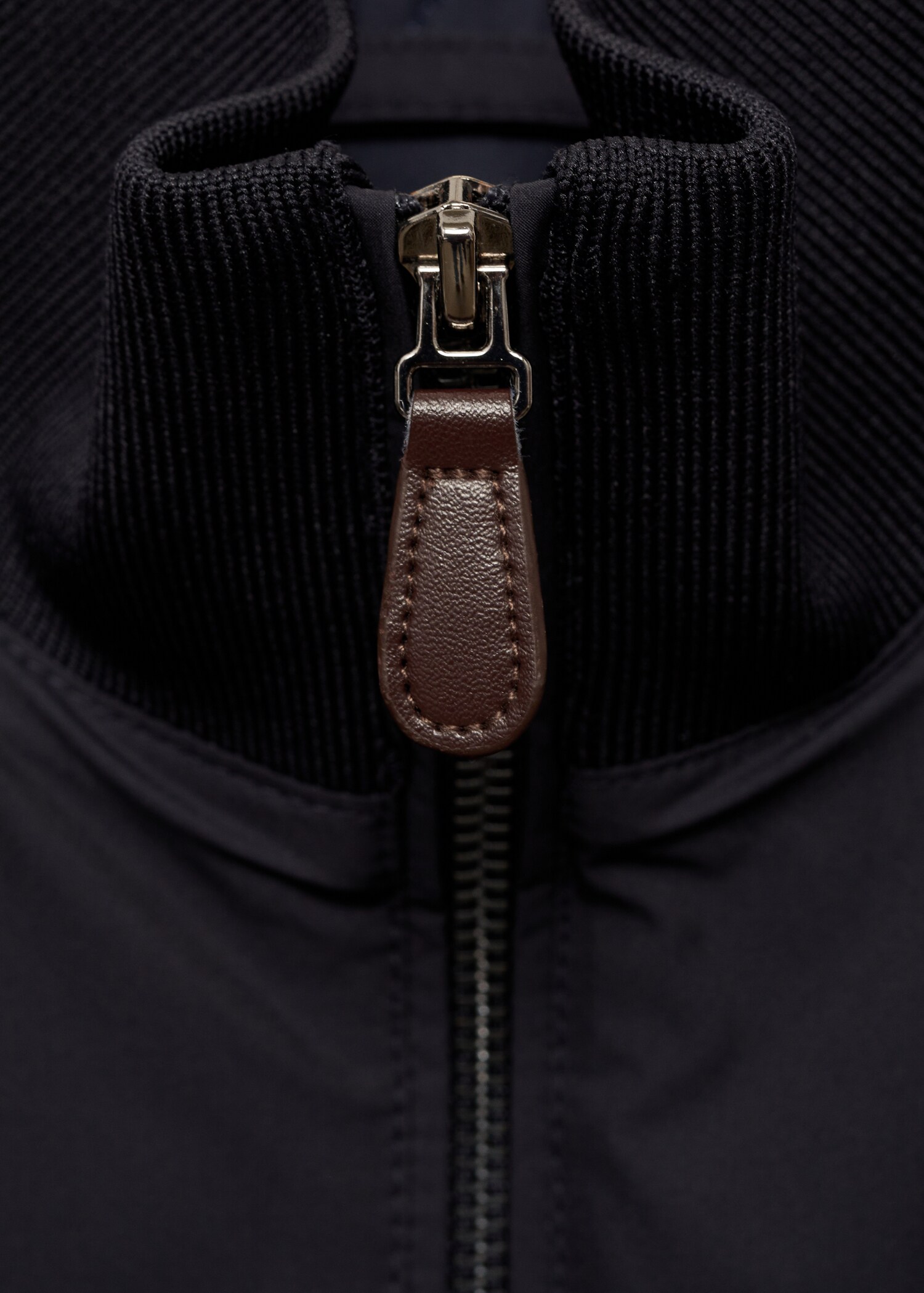 Water-repellent quilted bomber jacket - Details of the article 8