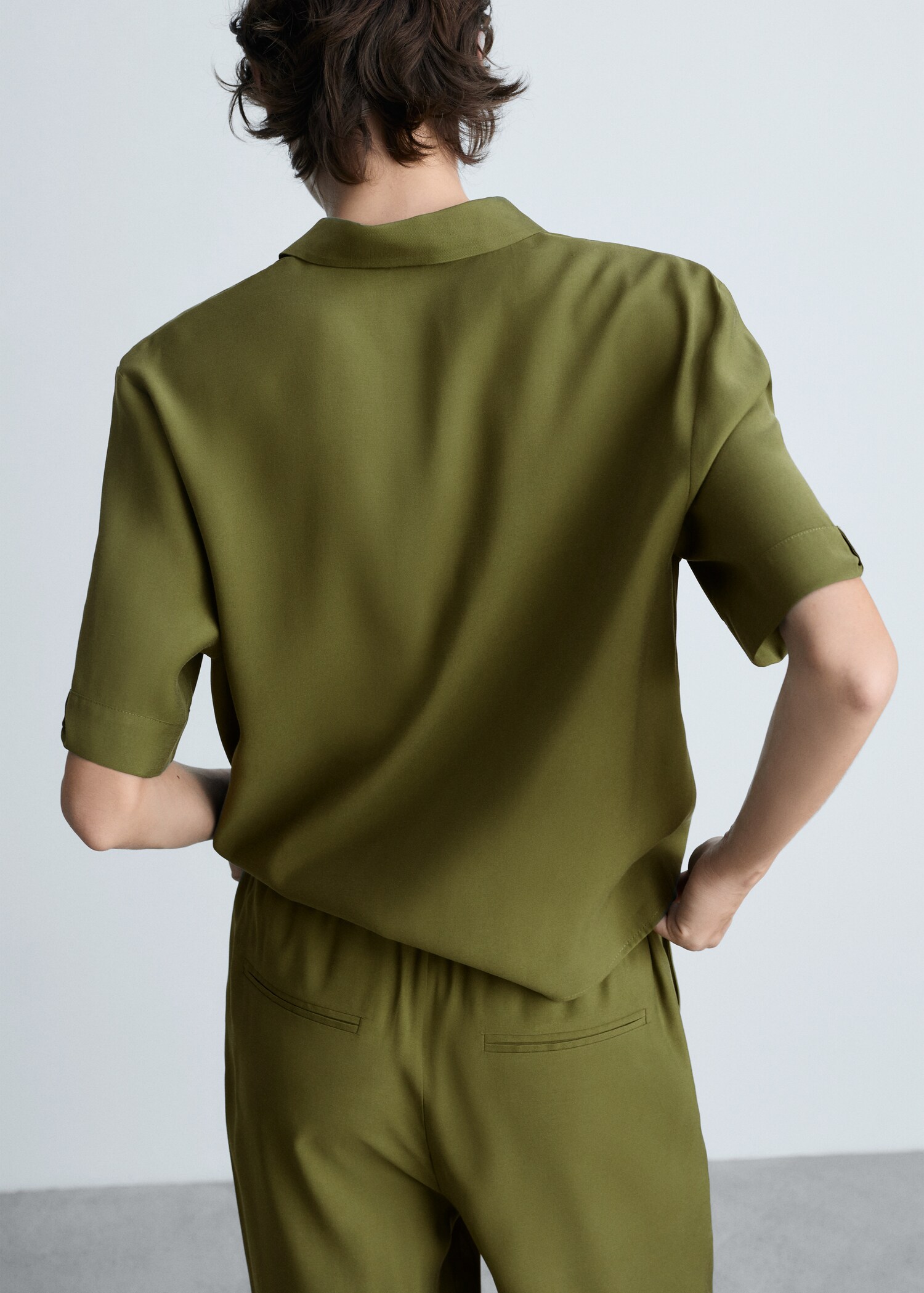 Short sleeve fluid shirt - Reverse of the article