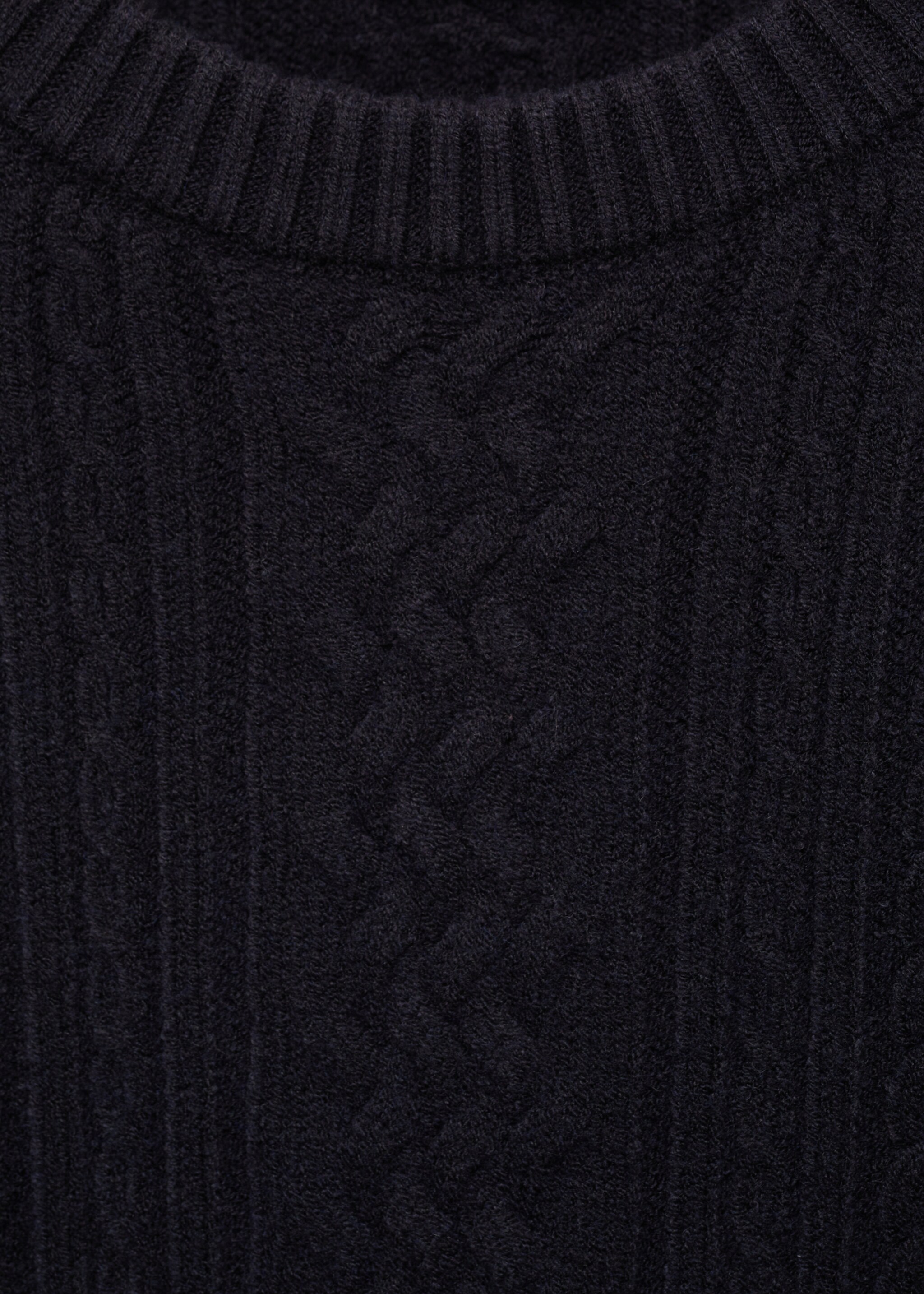 Pull-over maille tressée - Détail de l'article 8, Bleu marine foncé. Ref: 87010606-00.
