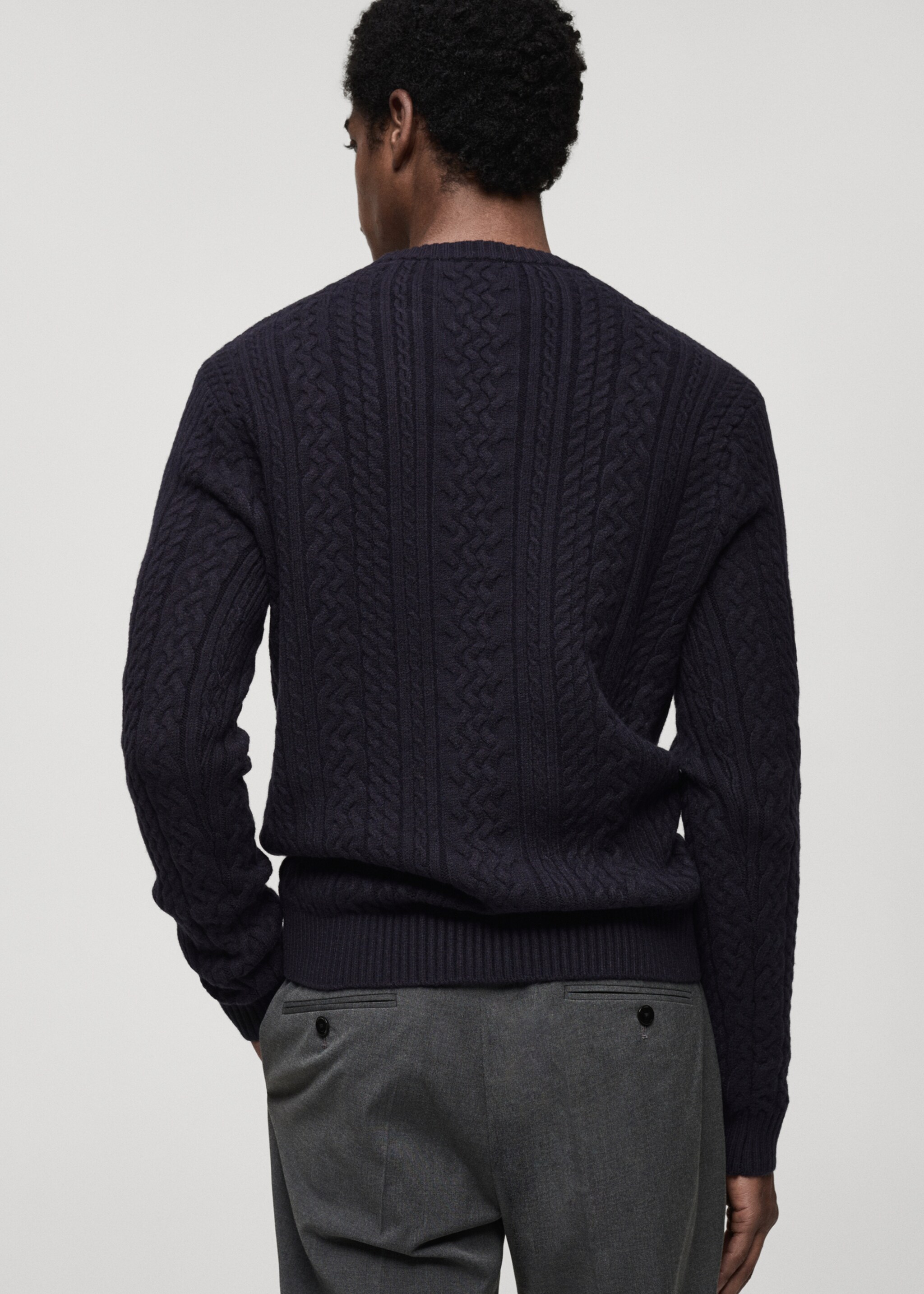 Pull-over maille tressée - Verso de l’article, Bleu marine foncé. Ref: 87010606-00.