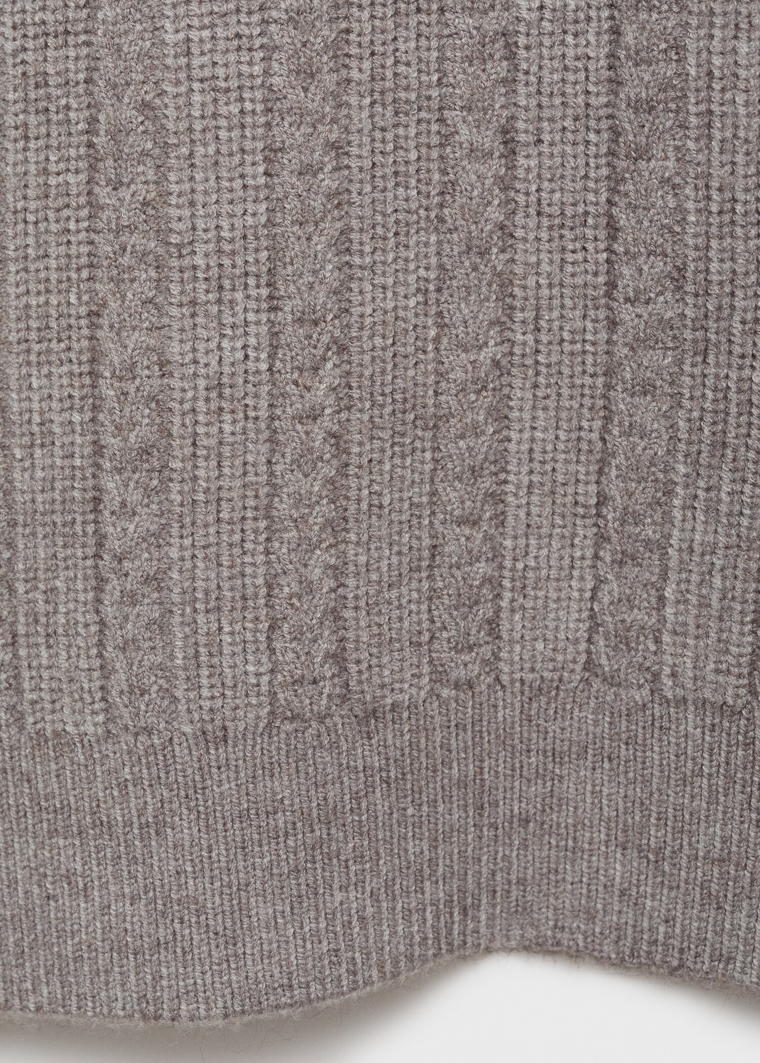 Combined knitted sweater - Details of the article 0