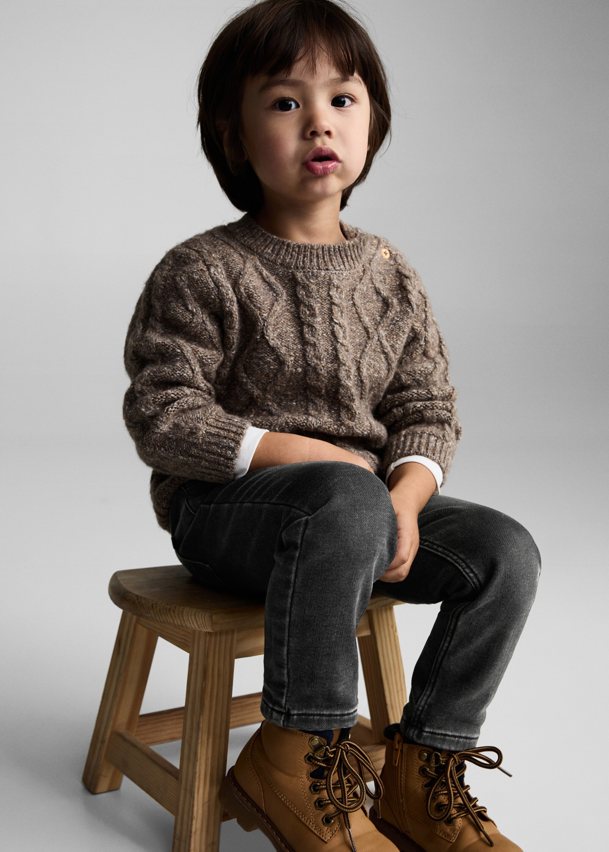 Jean taille élastique cordon - Détail de l'article 2, Black denim. Ref: 87010623-00.