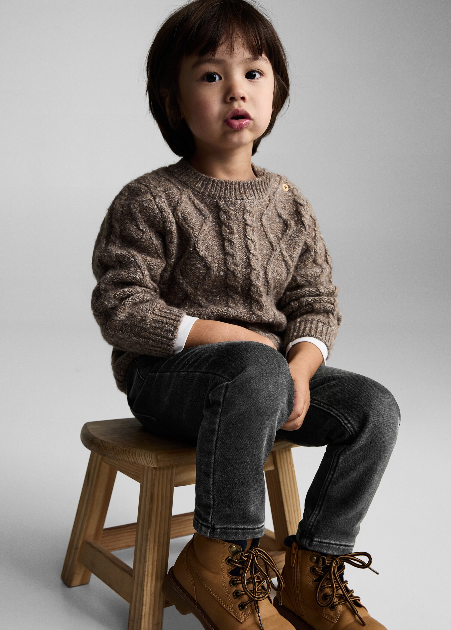 Jeans mit Stretchbund und Kordel - Detail des Artikels 2