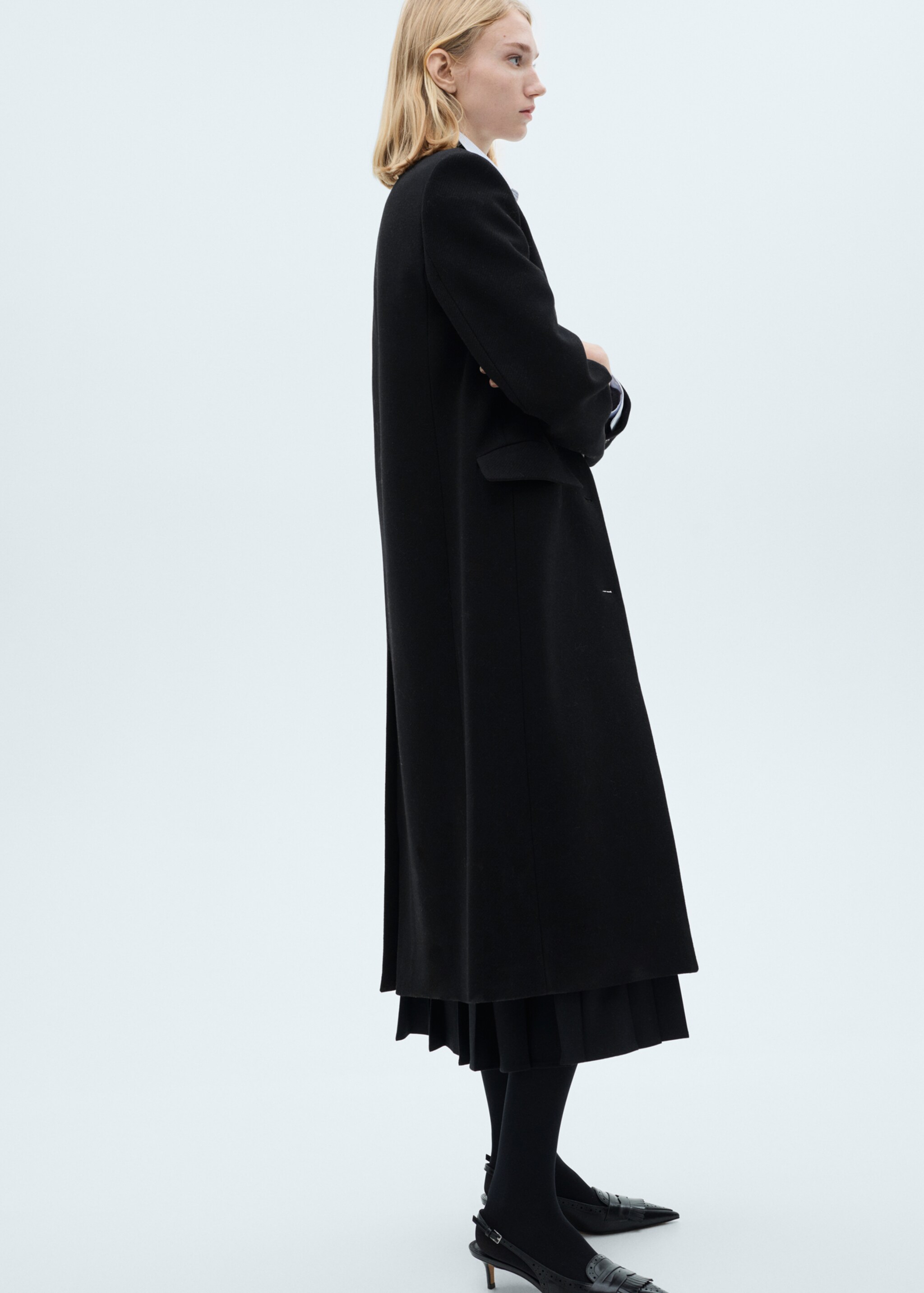 Long structured wool coat - Details of the article 2, Black. Ref: 87010625-00.