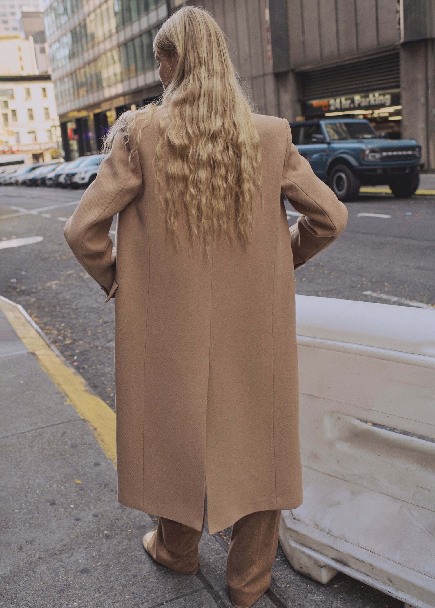 Long structured wool coat - Reverse of the article