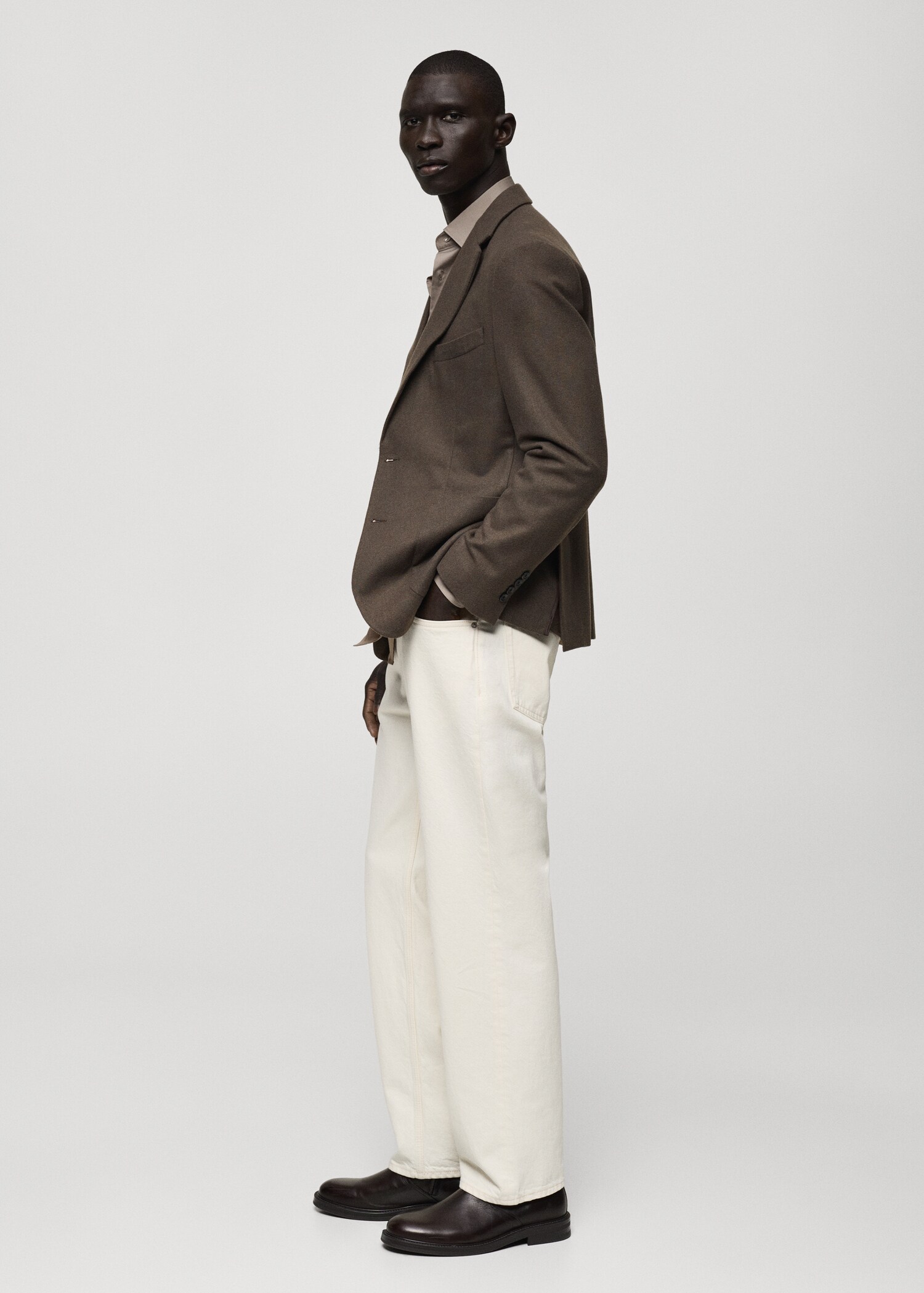 Slim-Fit-Blazer aus Wollgemisch - Detail des Artikels 2