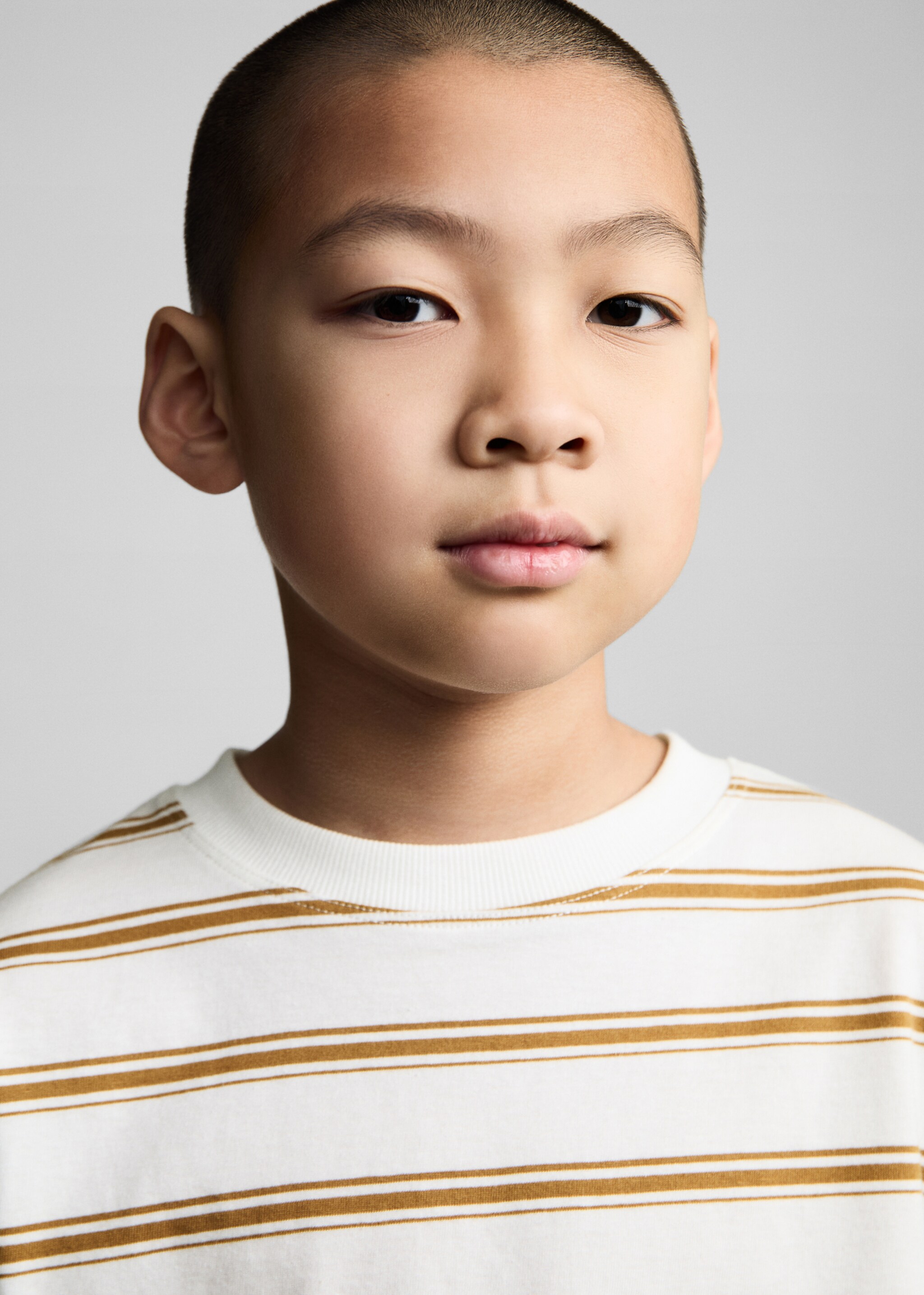 Striped oversized t-shirt - Details of the article 1, Ochre. Ref: 87010640-00.