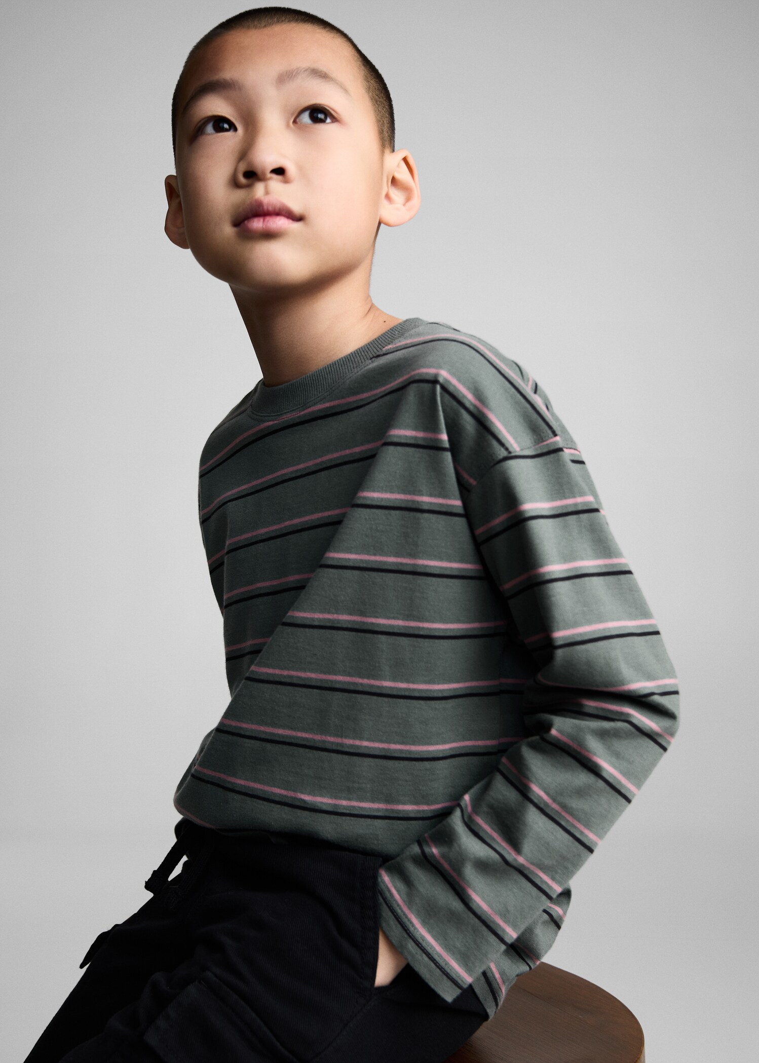 Striped oversized t-shirt - Details of the article 1