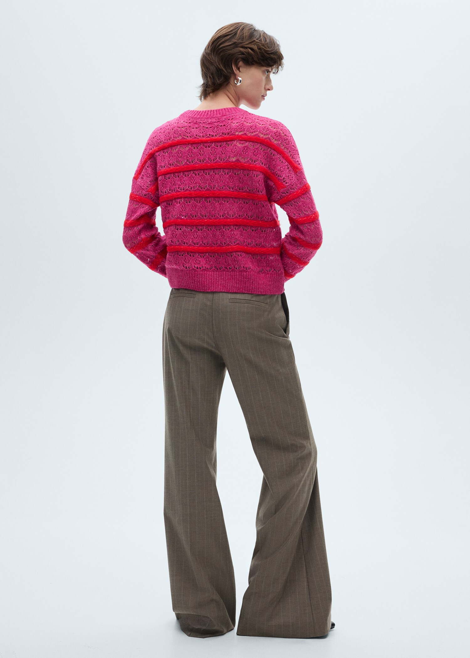 Tweekleurige ajour trui - Achterkant van het artikel