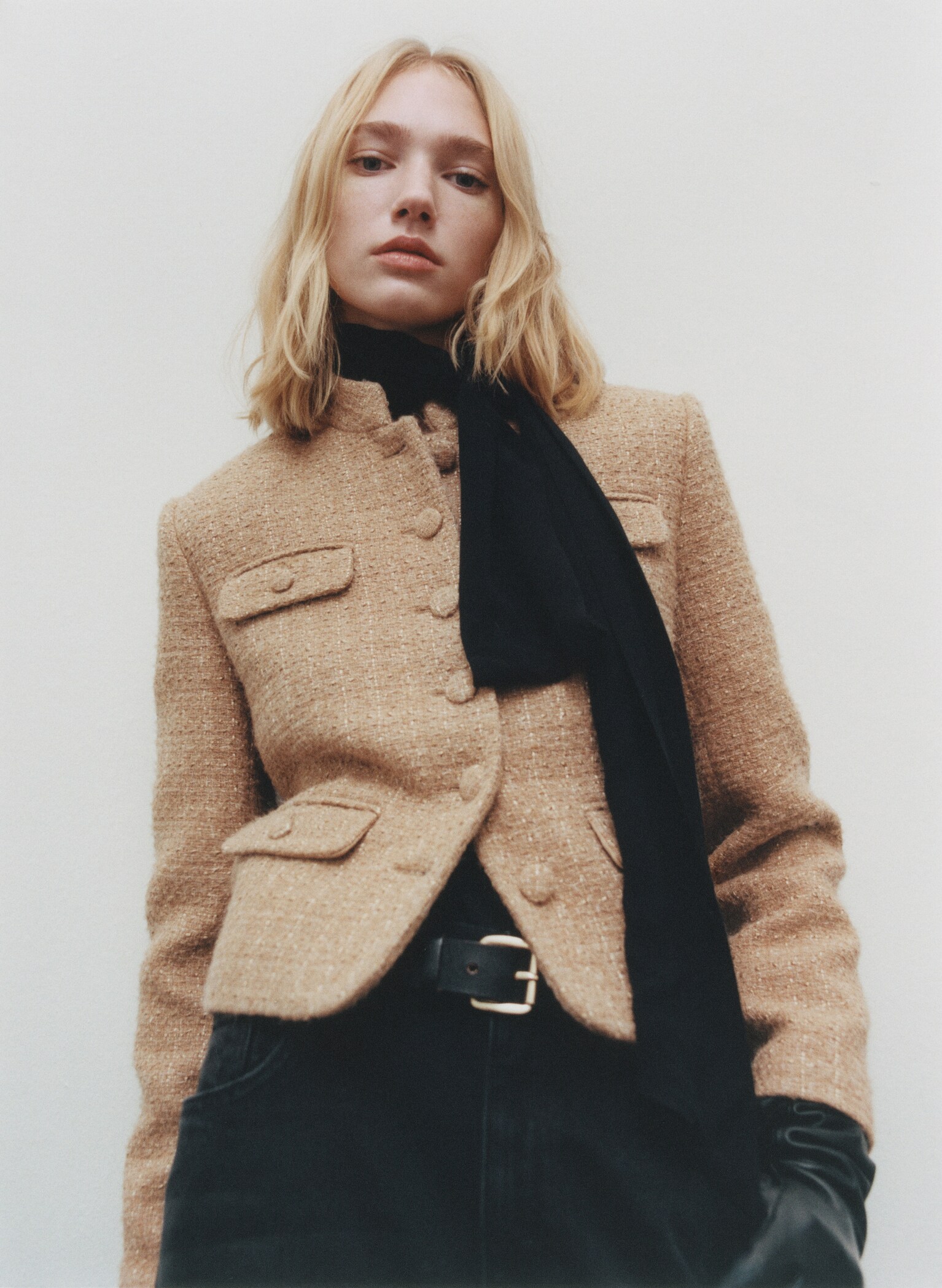 Tweed jacket with striped collar - Details of the article 7