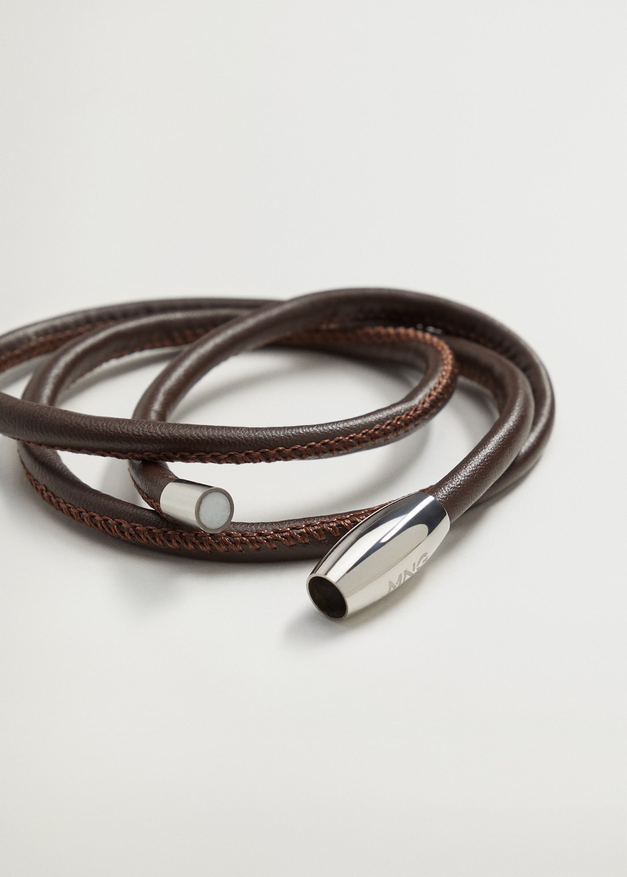 Pulsera efecto piel imán - Plano medio