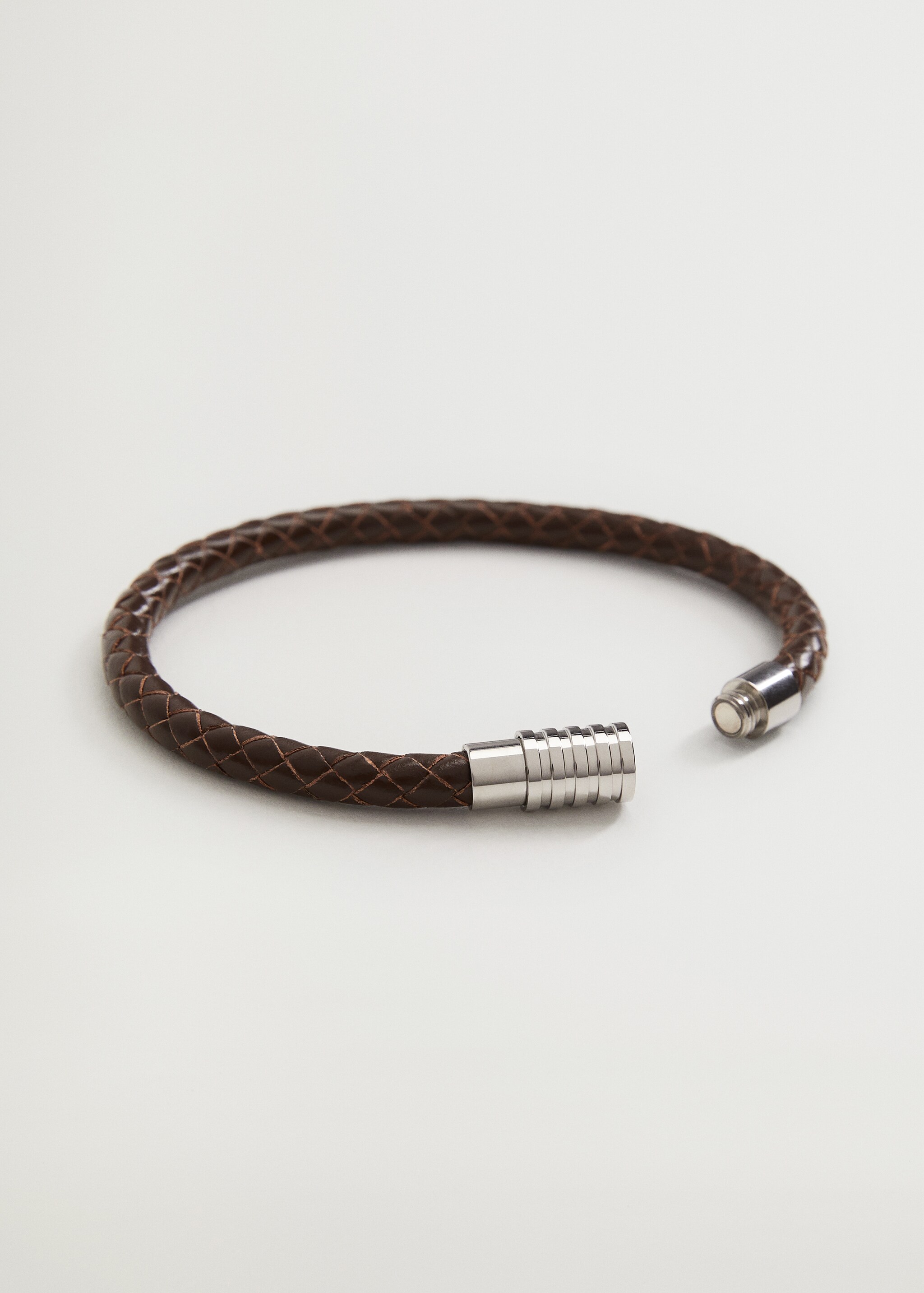 Pulsera piel trenzada - Plano medio