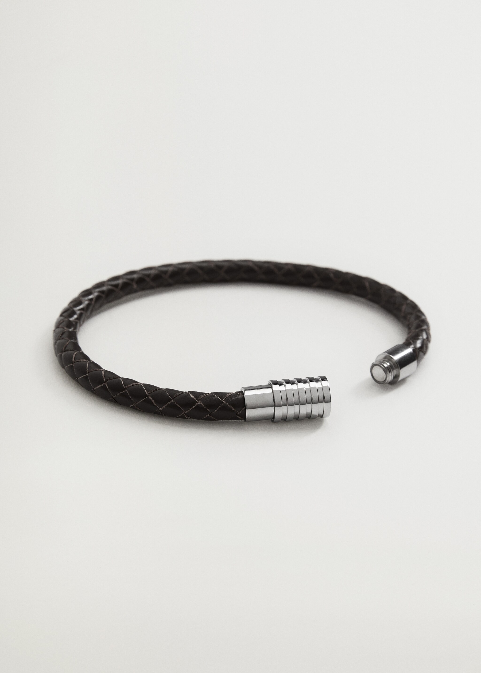 Pulsera piel trenzada - Plano medio