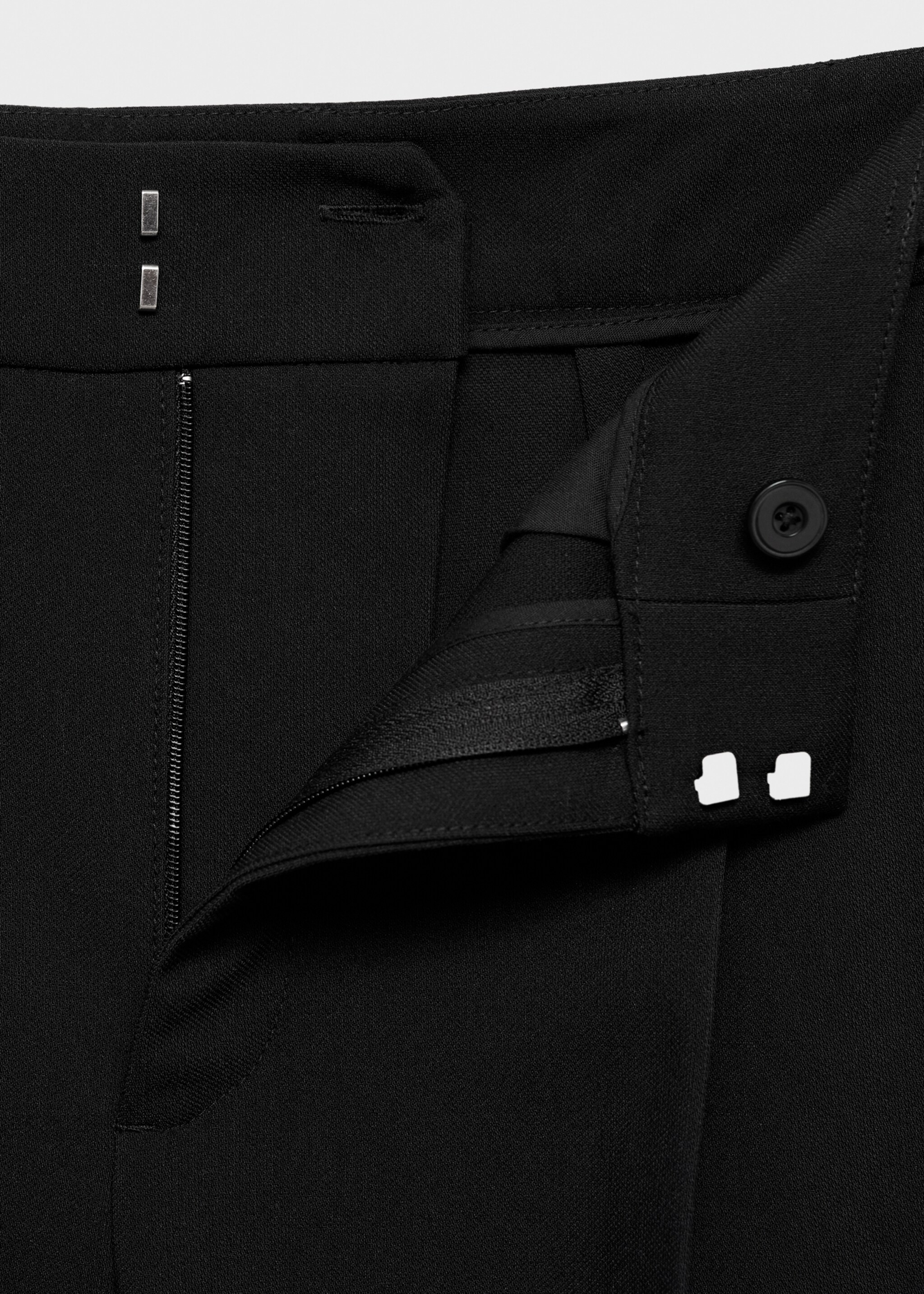 Pantalon droit pinces - Détail de l'article 8, Noir. Ref: 87011514-00.